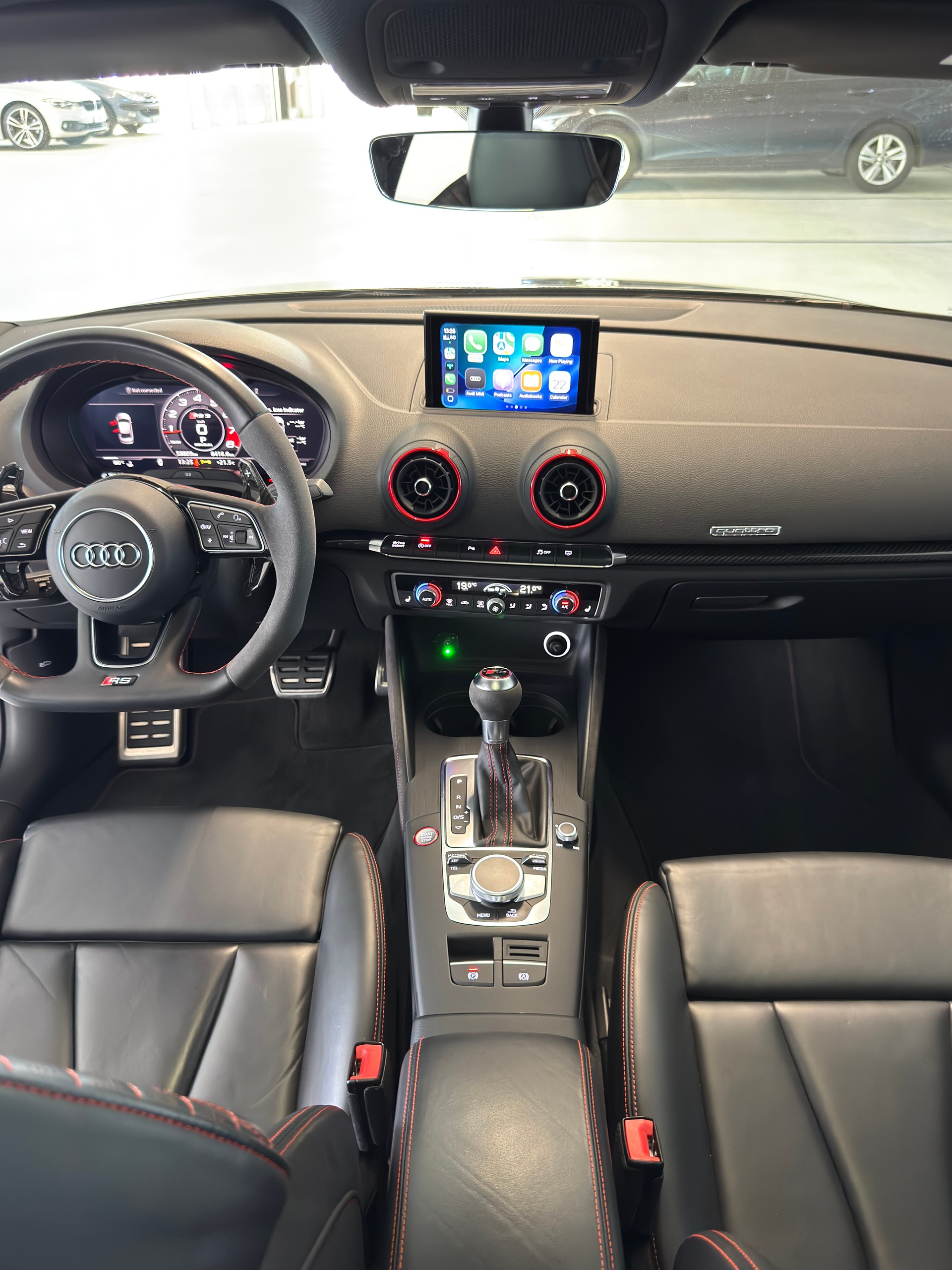 AUDI AUDI RS3 Limousine Black Edition | Akrapovic | APR | Panorama | Keramikversiegelt-image-9