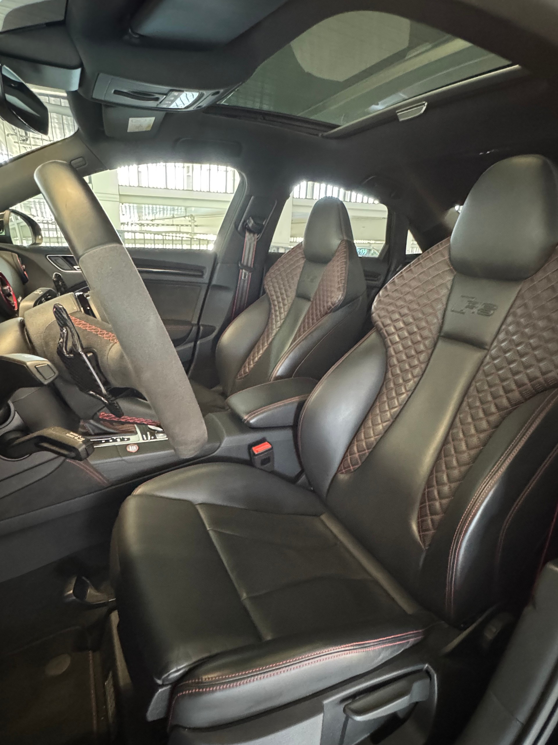 AUDI AUDI RS3 Limousine Black Edition | Akrapovic | APR | Panorama | Keramikversiegelt-image-11
