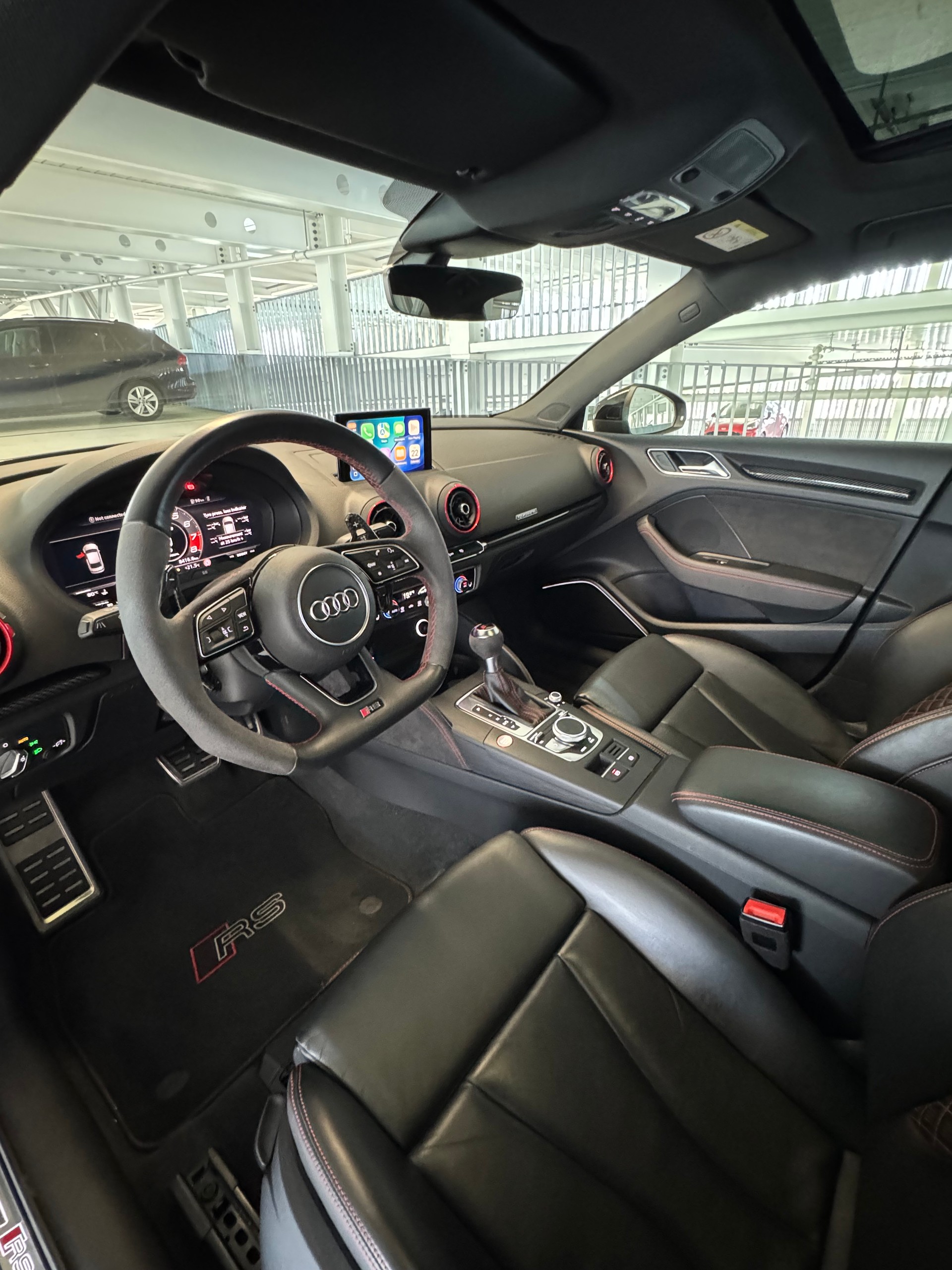 AUDI AUDI RS3 Limousine Black Edition | Akrapovic | APR | Panorama | Keramikversiegelt-image-14