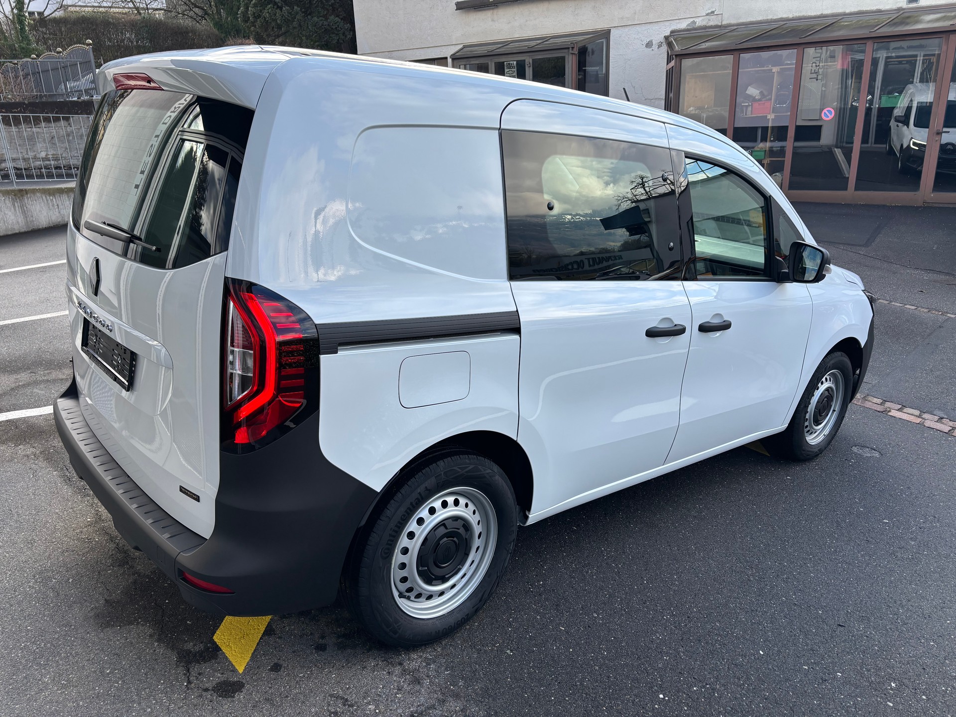 RENAULT Kangoo Van EV45 Standard 22kW Extra-image-4
