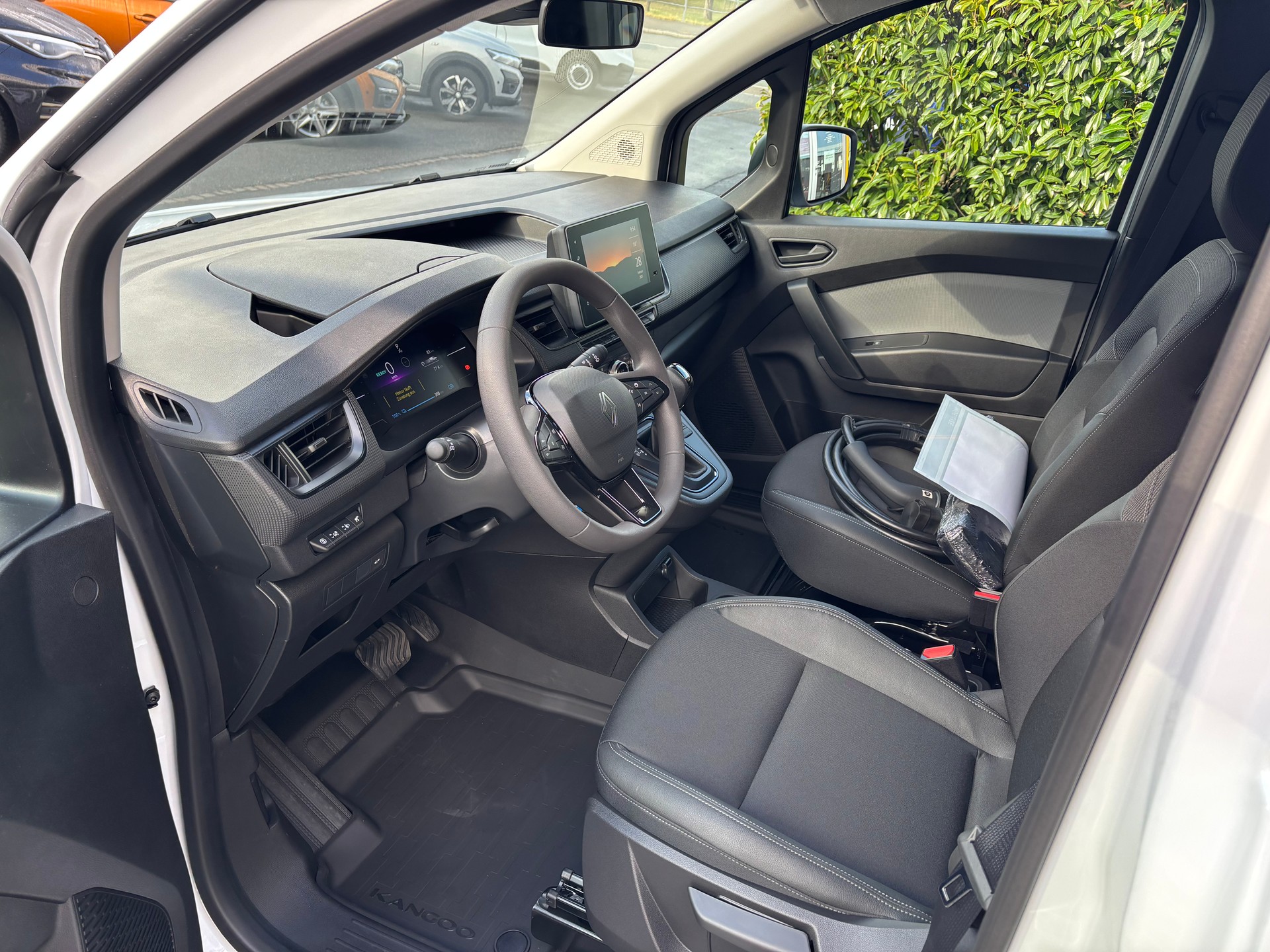 RENAULT Kangoo Van EV45 Standard 22kW Extra-image-8