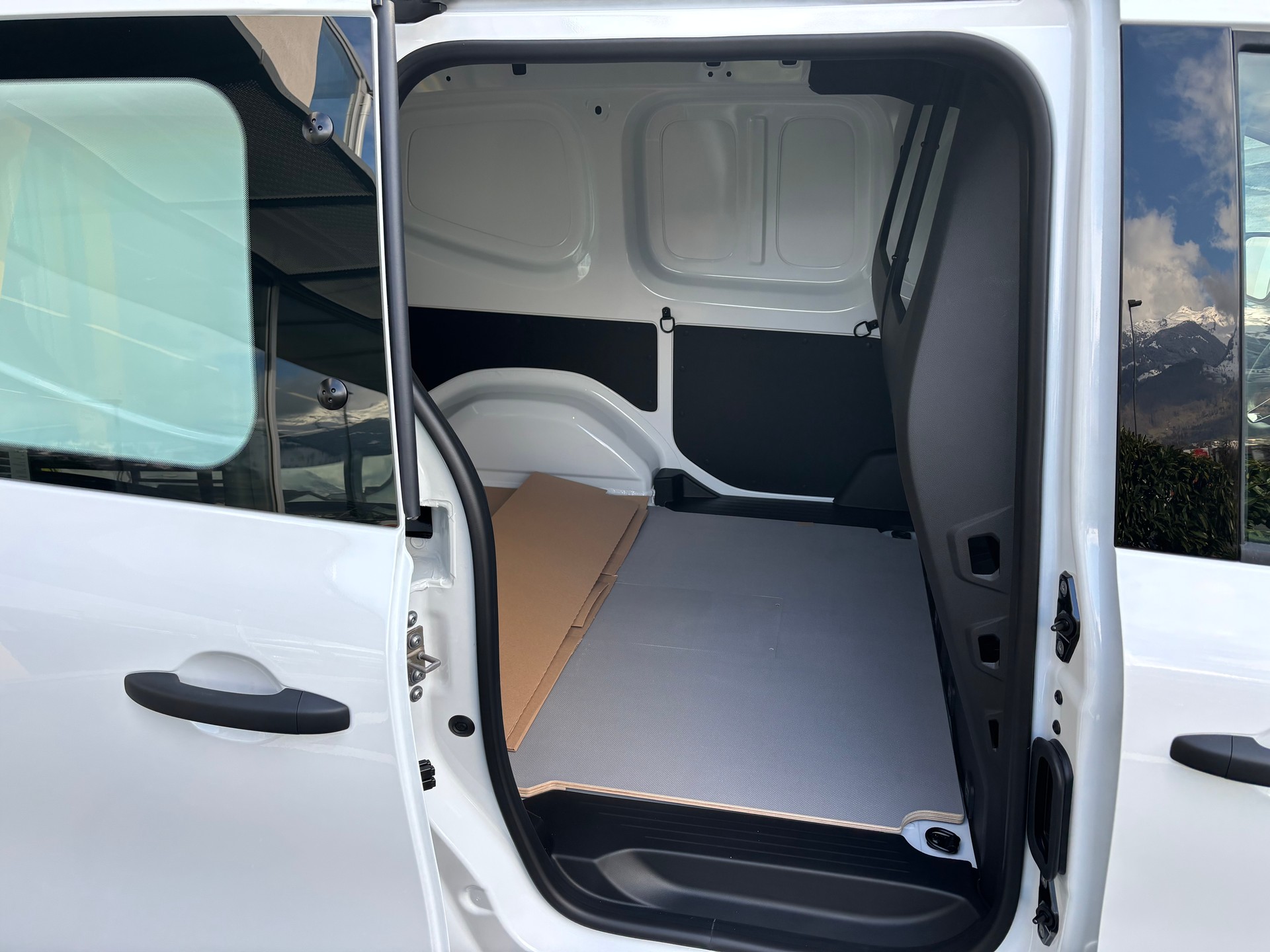 RENAULT Kangoo Van EV45 Standard 22kW Extra-image-6