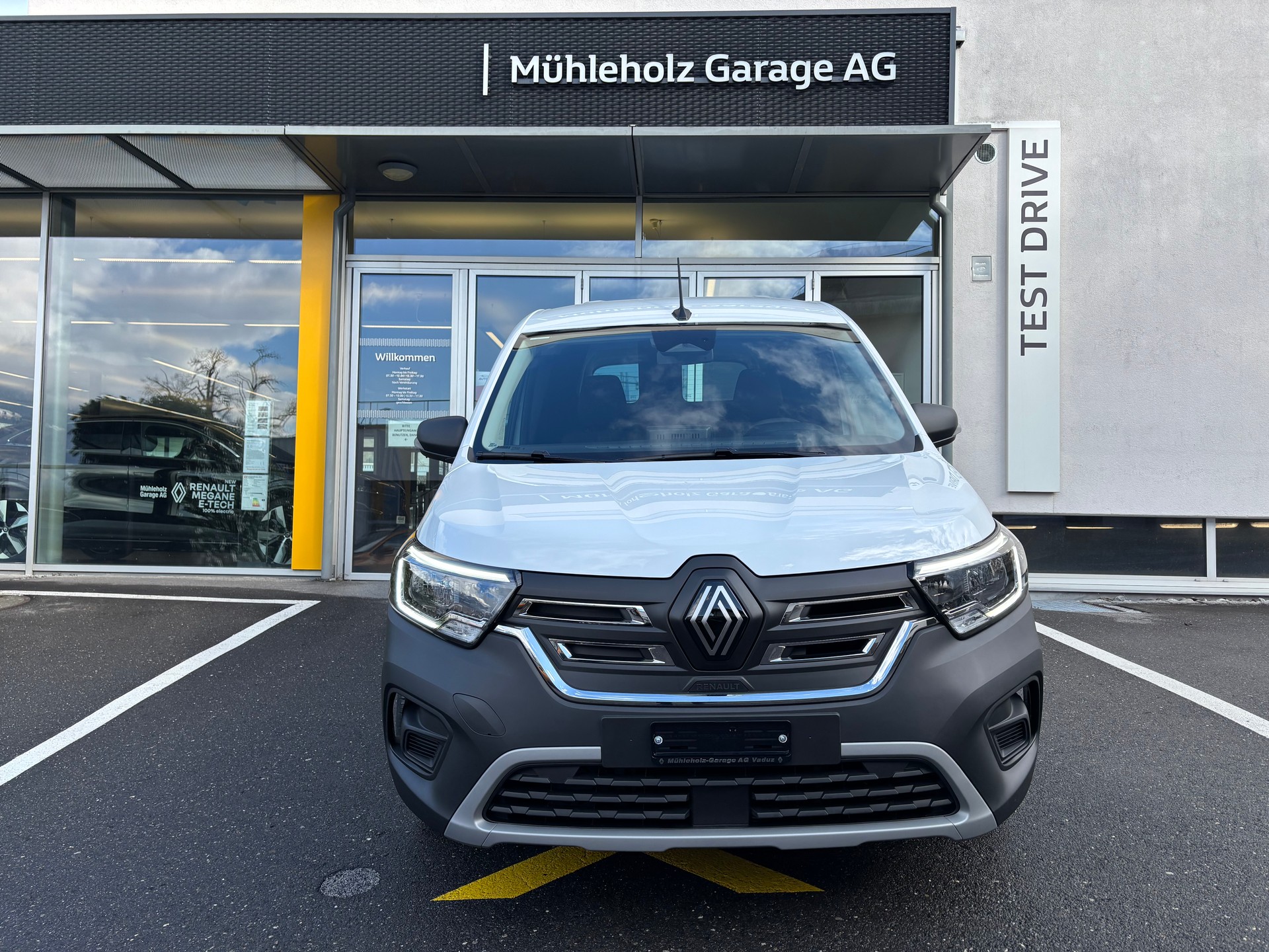 RENAULT Kangoo Van EV45 Standard 22kW Extra-image-1