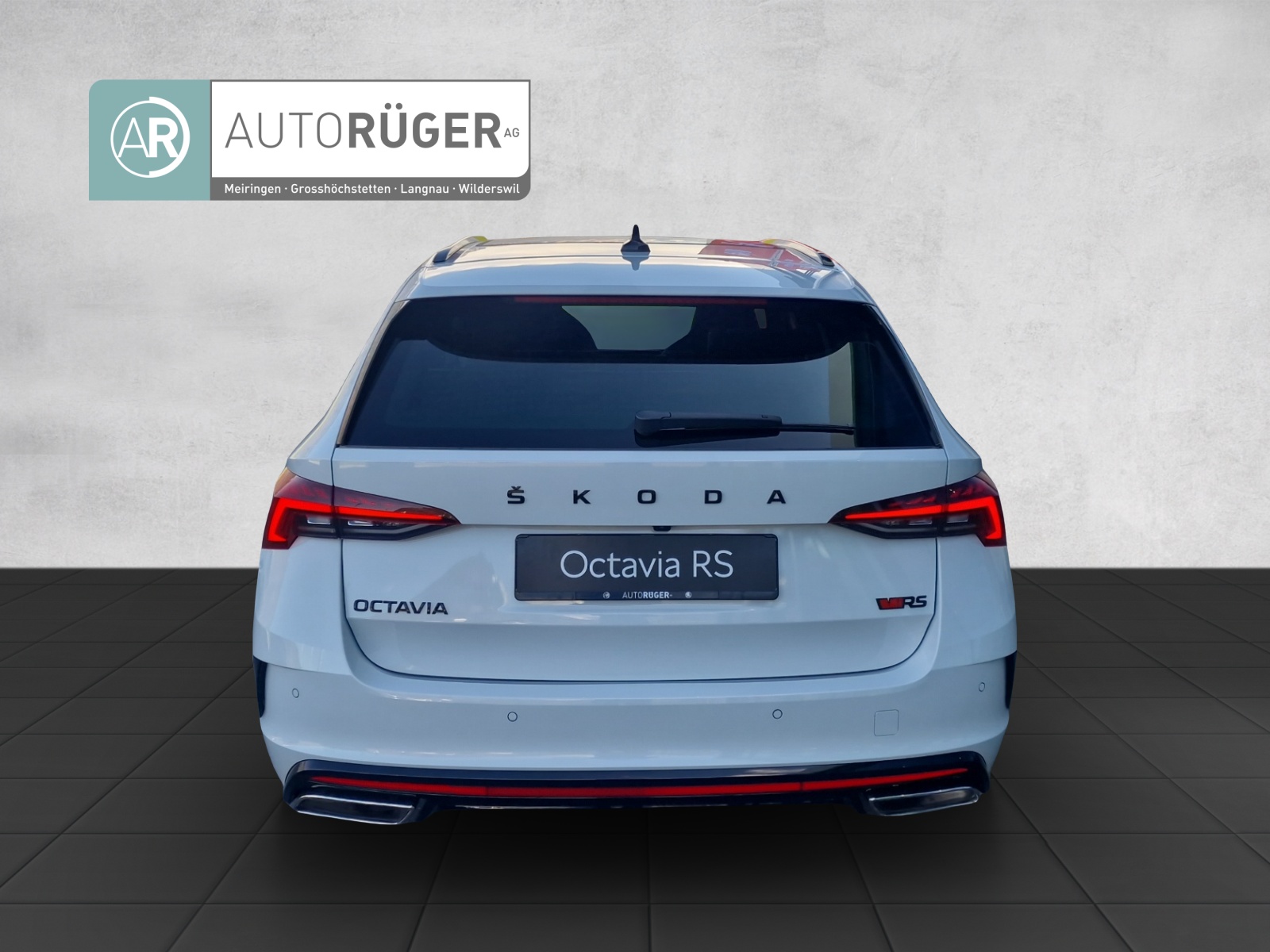 SKODA Octavia Combi 2.0 TSI DSG RS-image-4