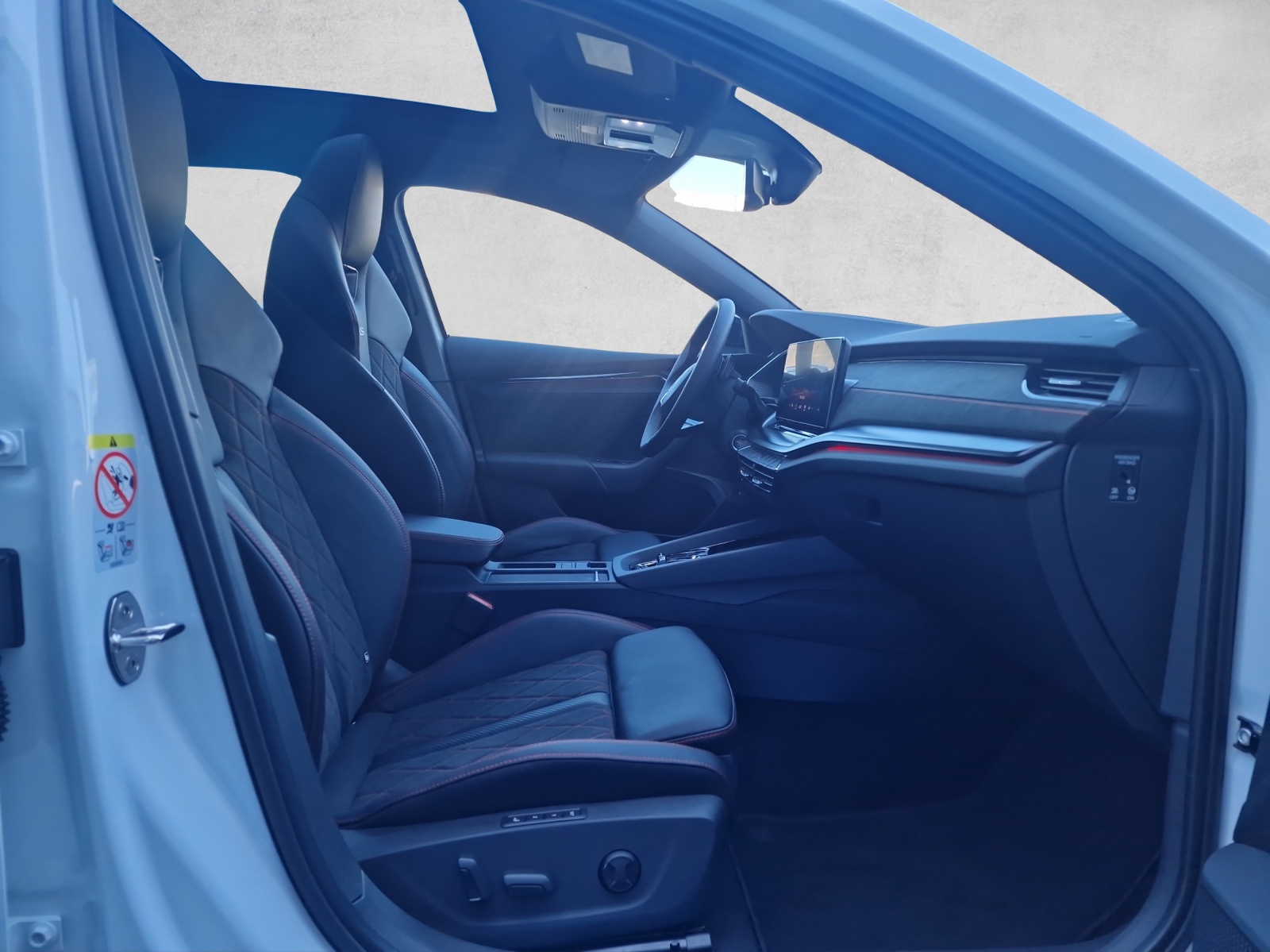 SKODA Octavia Combi 2.0 TSI DSG RS-image-9