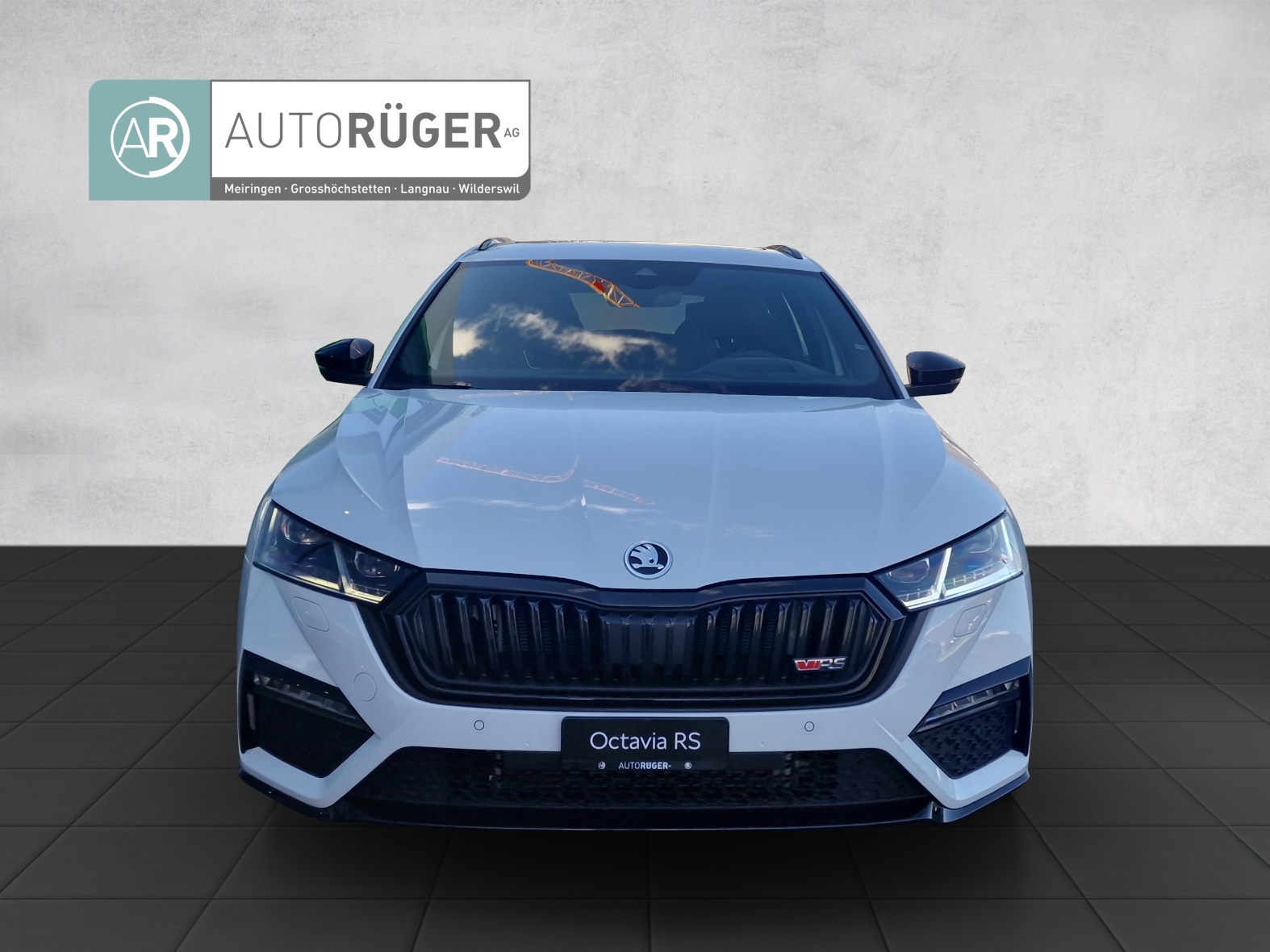 SKODA Octavia Combi 2.0 TSI DSG RS-image-1