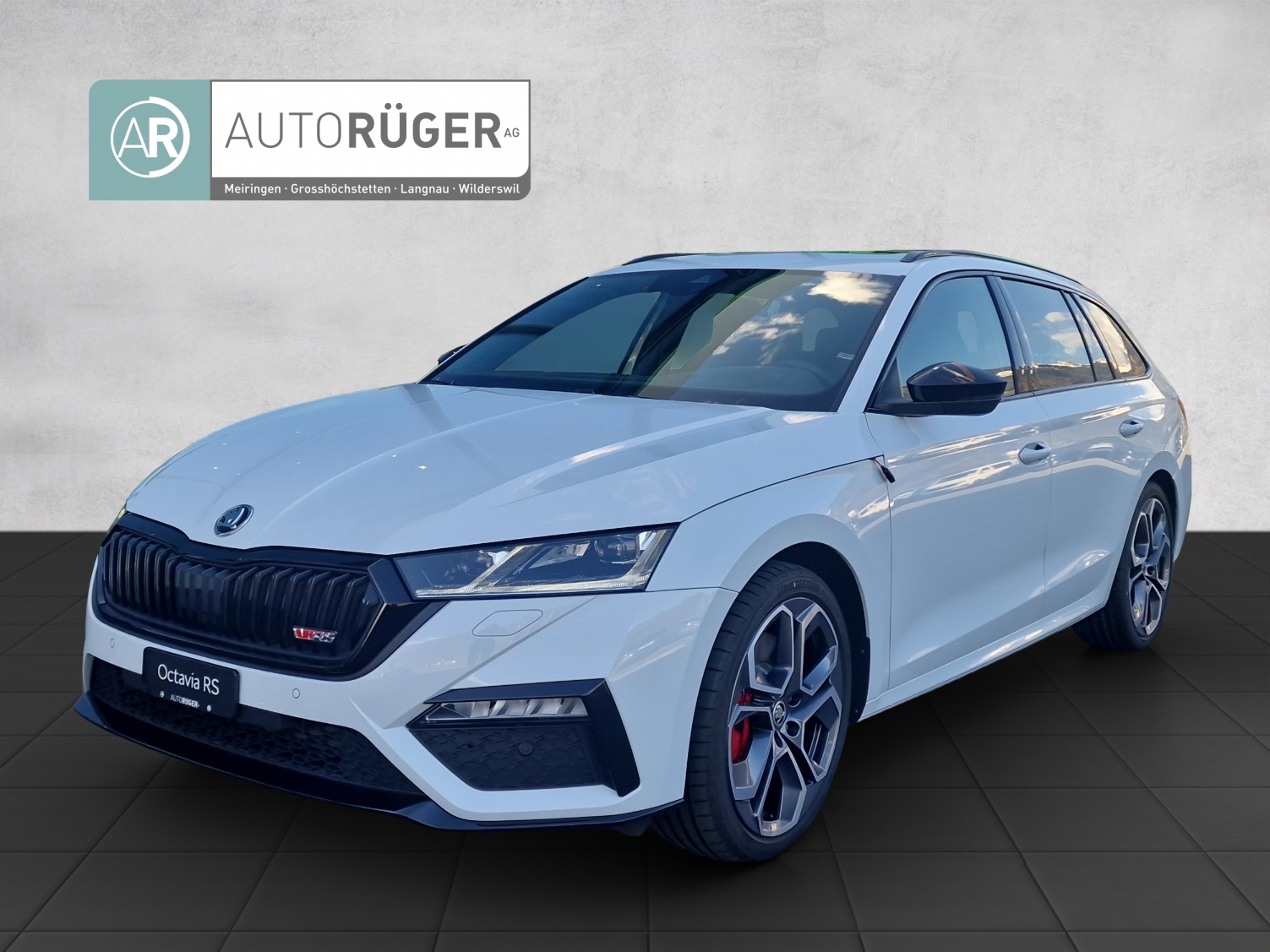 SKODA Octavia Combi 2.0 TSI DSG RS-image-0