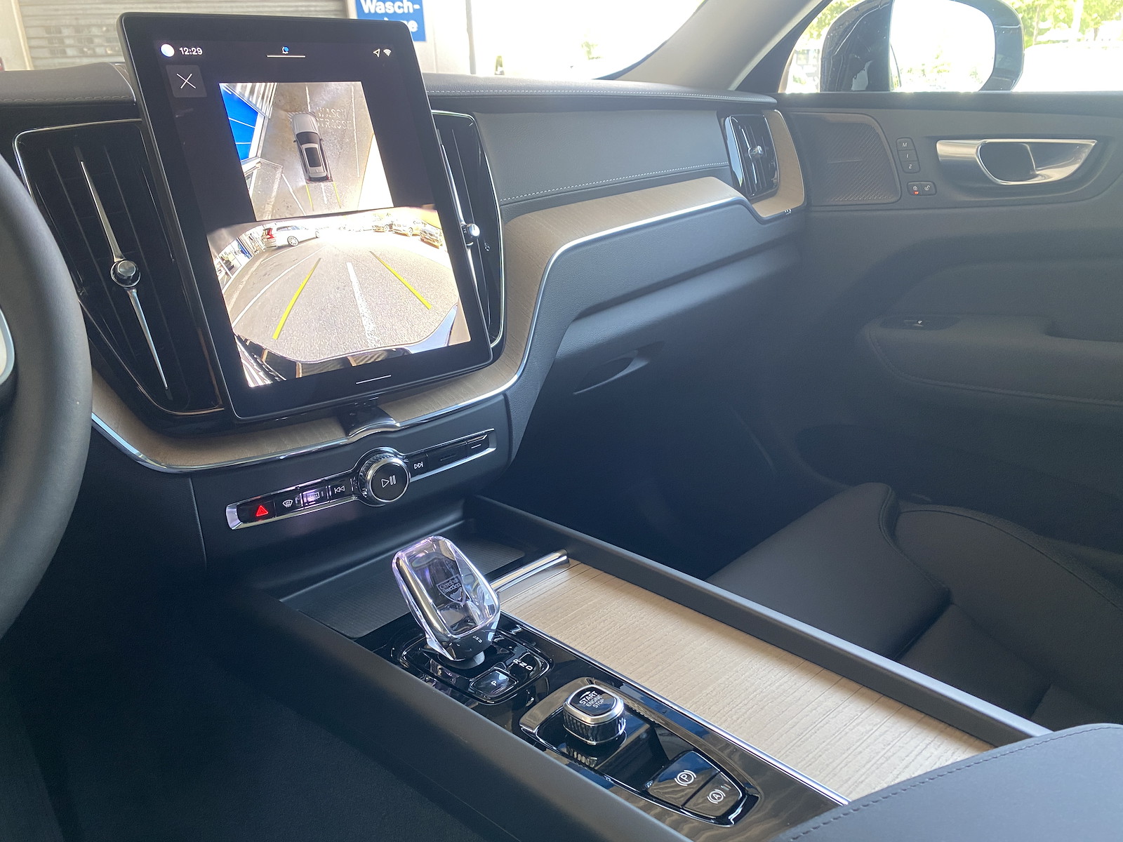 VOLVO XC60 2.0 T6 TE Ultra Bright eAWD-image-14