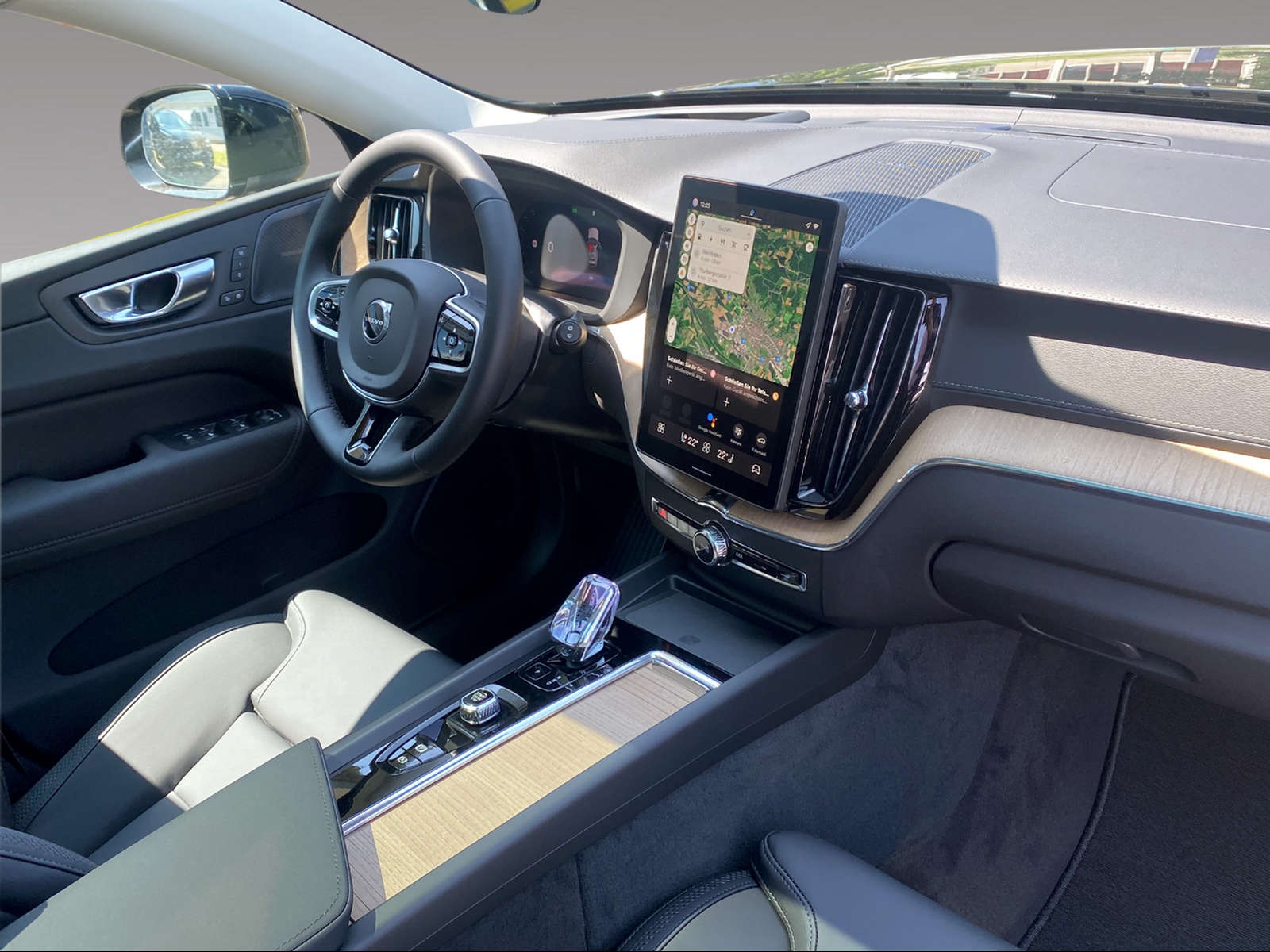 VOLVO XC60 2.0 T6 TE Ultra Bright eAWD-image-5