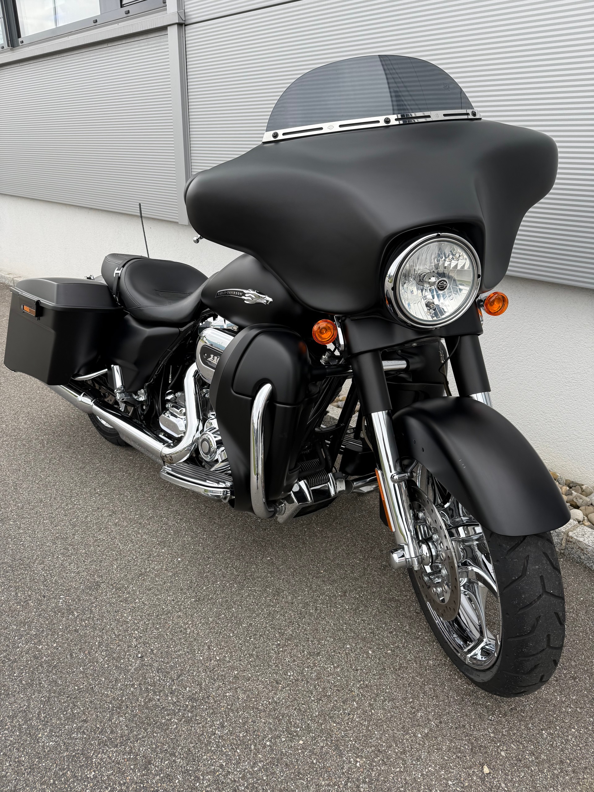 HARLEY-DAVIDSON FLHXSE Street Glide ABS CVO-showroom-element-2