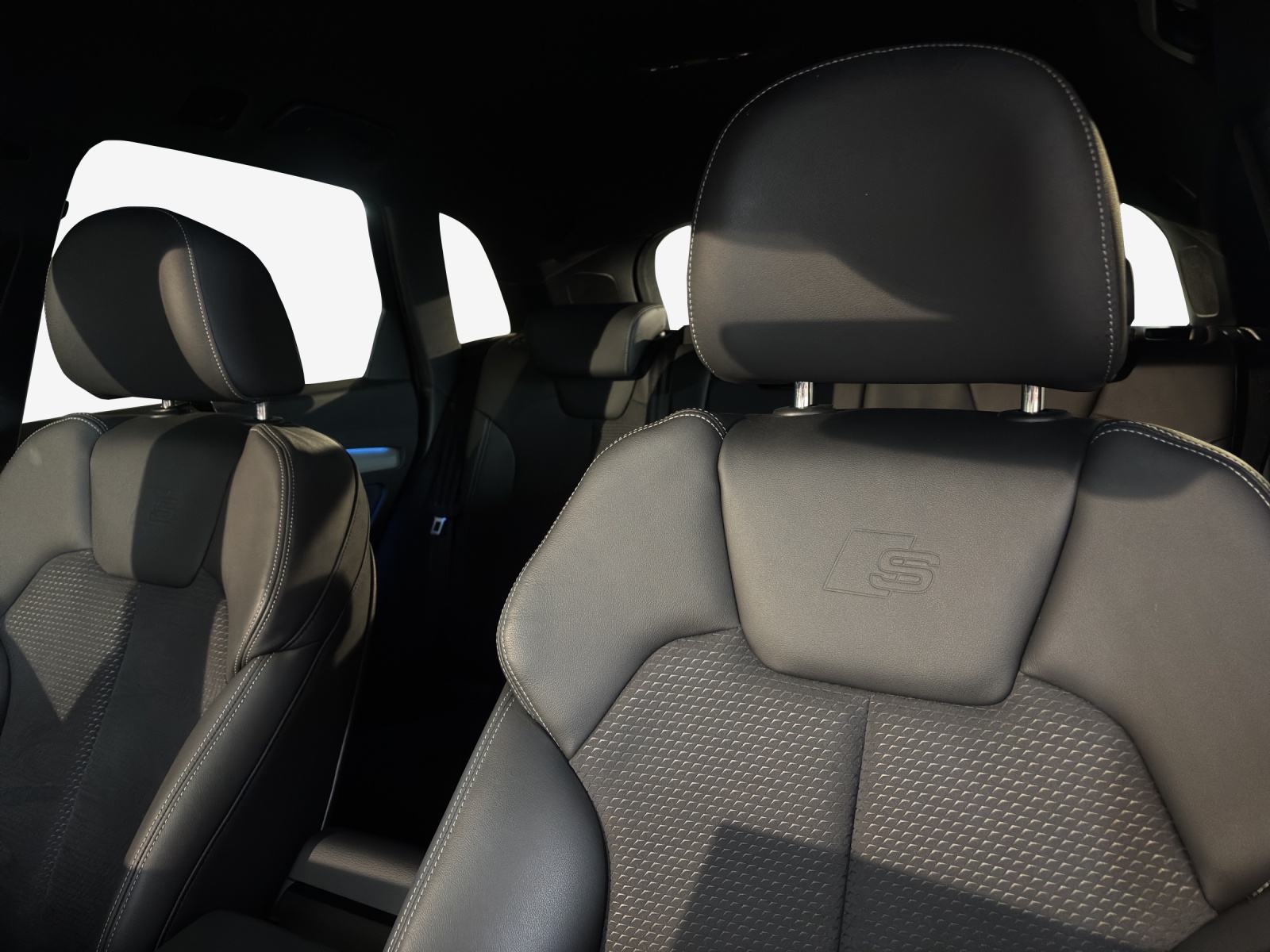 AUDI Q5 40 TDI S line-image-15