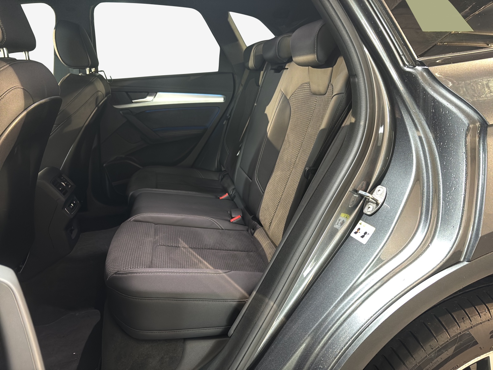 AUDI Q5 40 TDI S line-image-11