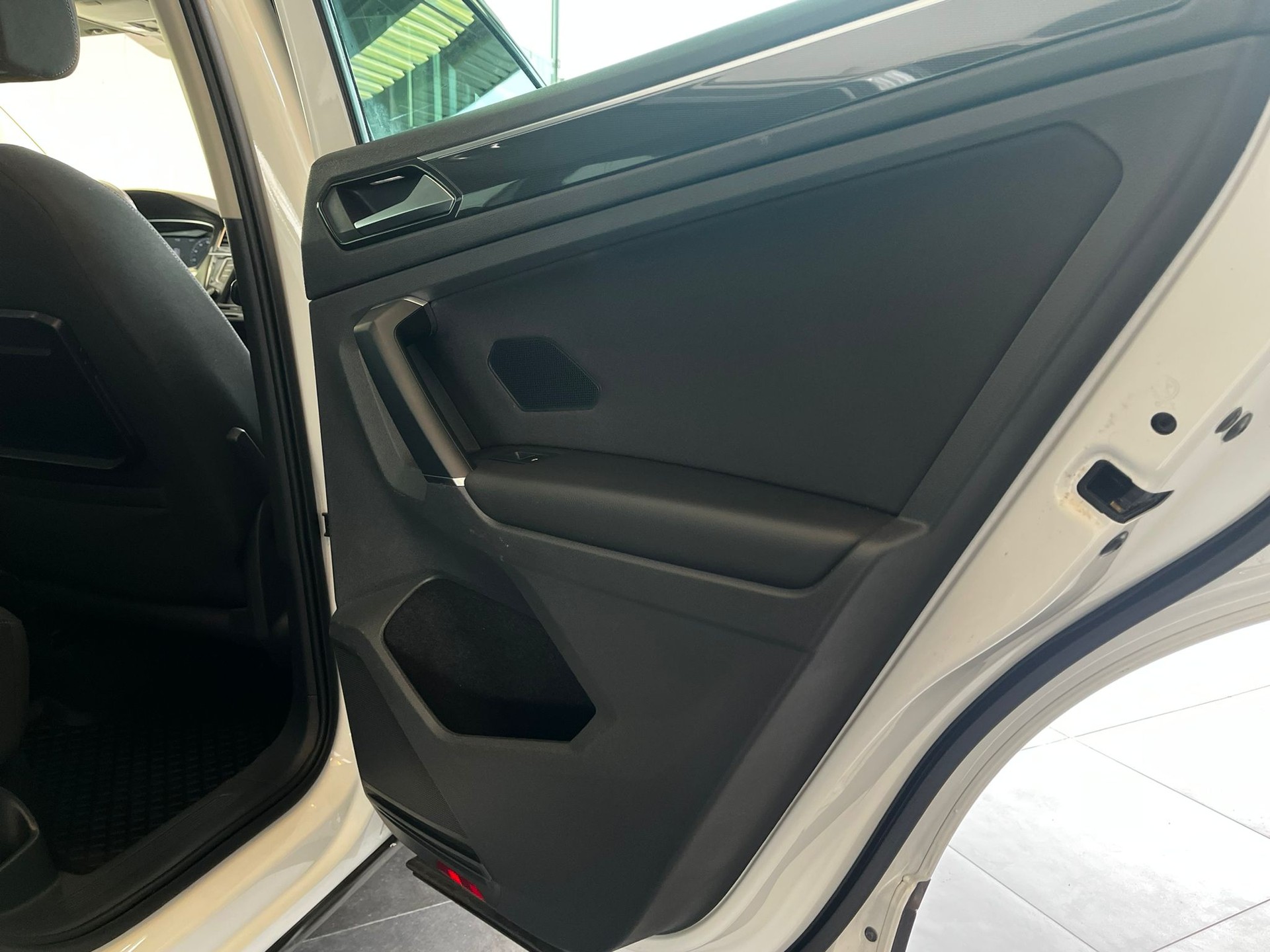 VW Tiguan 2.0TDI High 4M-image-22