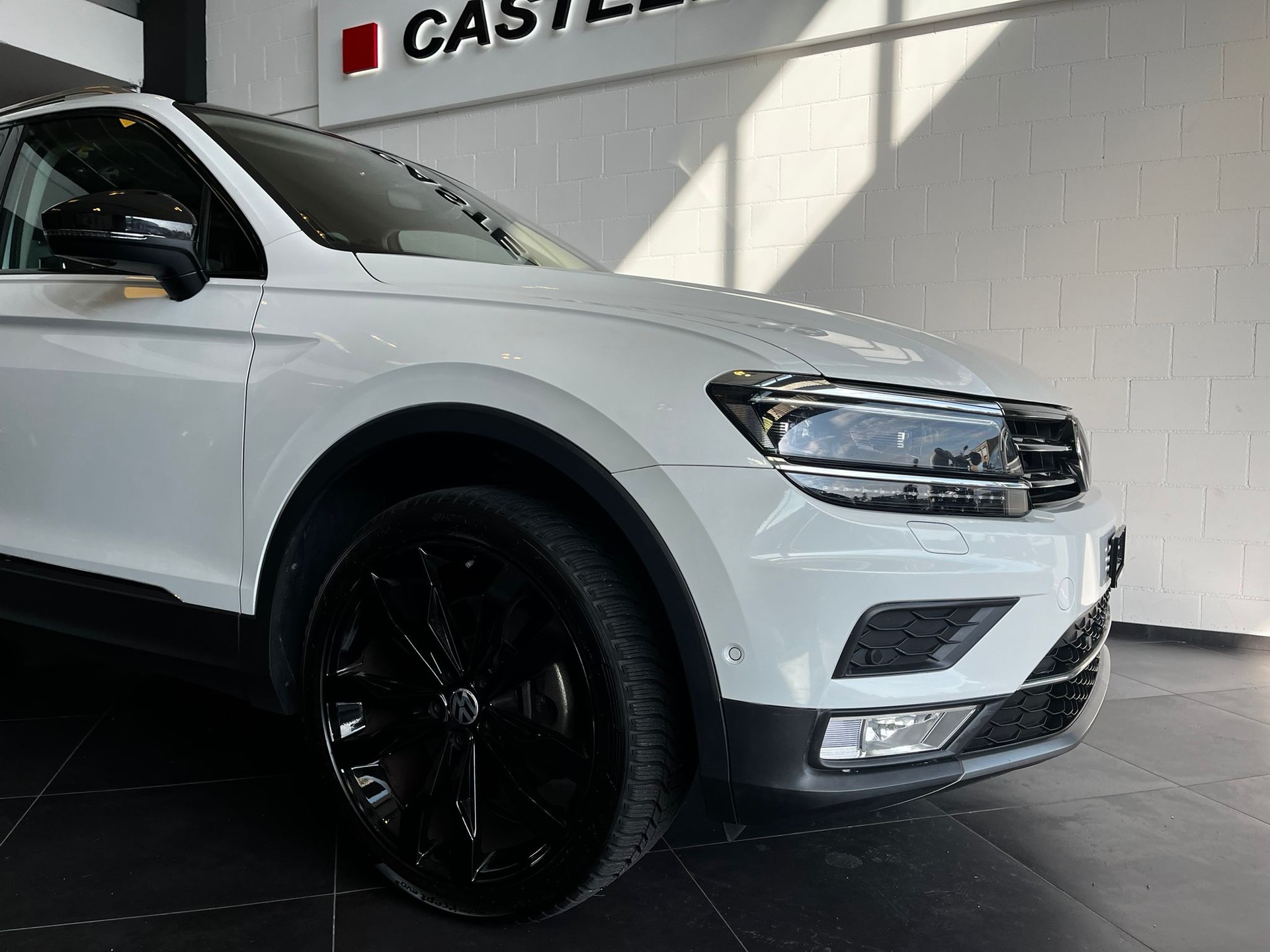 VW Tiguan 2.0TDI High 4M-image-1