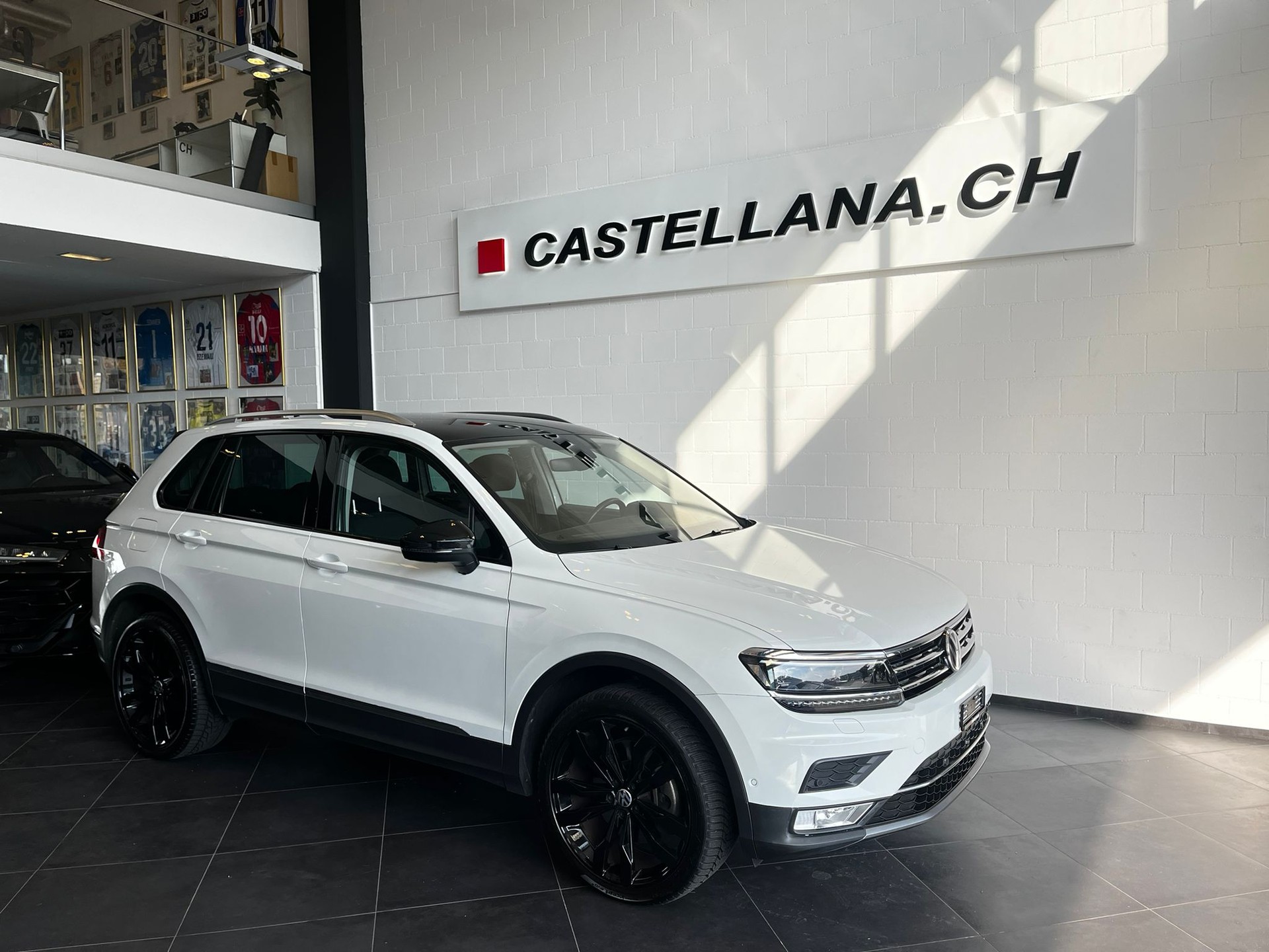 VW Tiguan 2.0TDI High 4M-image-0