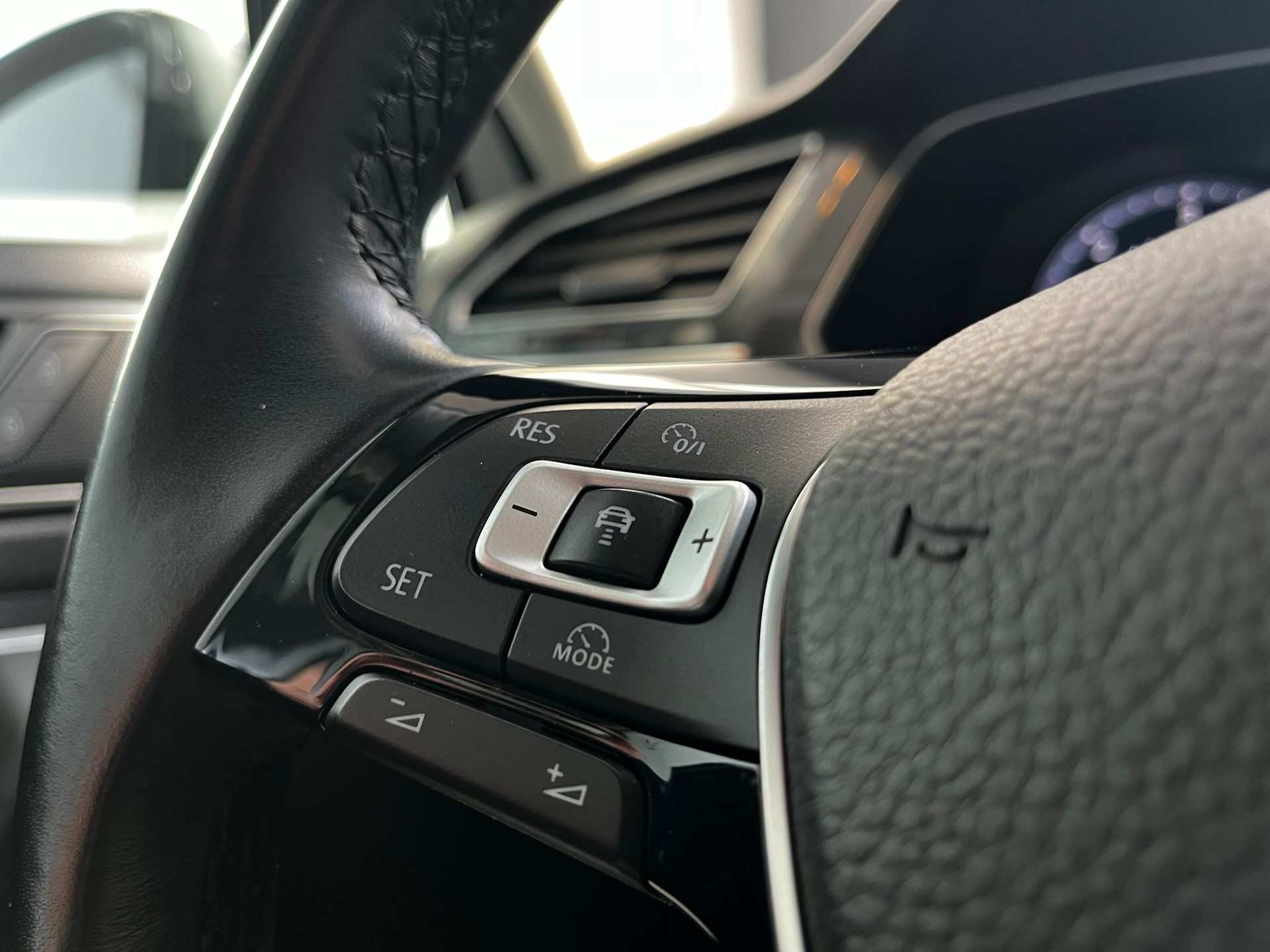 VW Tiguan 2.0TDI High 4M-image-19