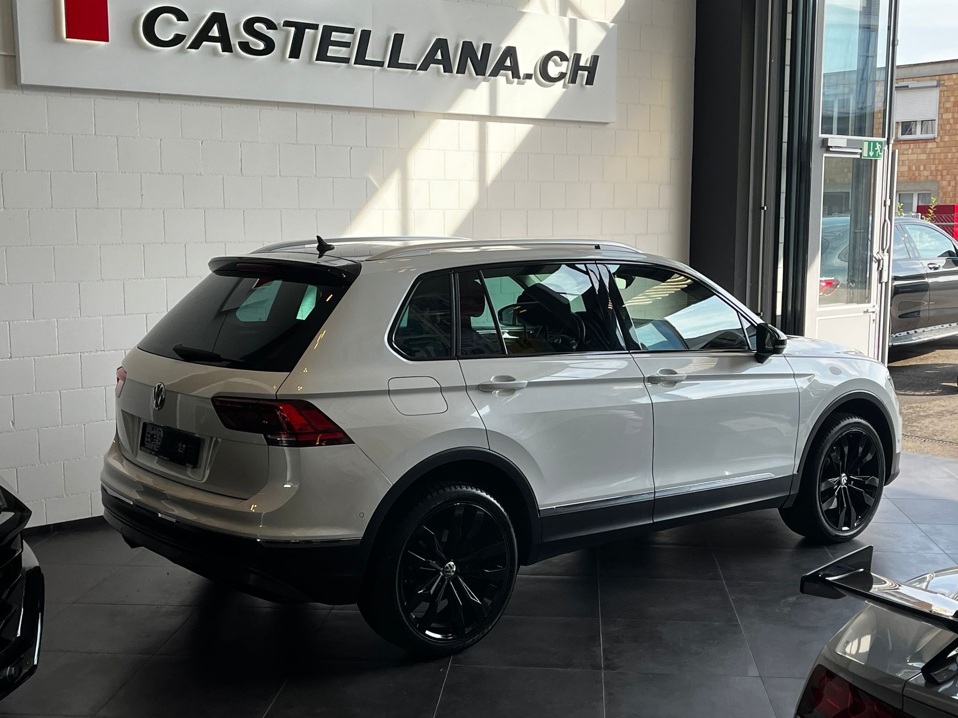 VW Tiguan 2.0TDI High 4M-image-5
