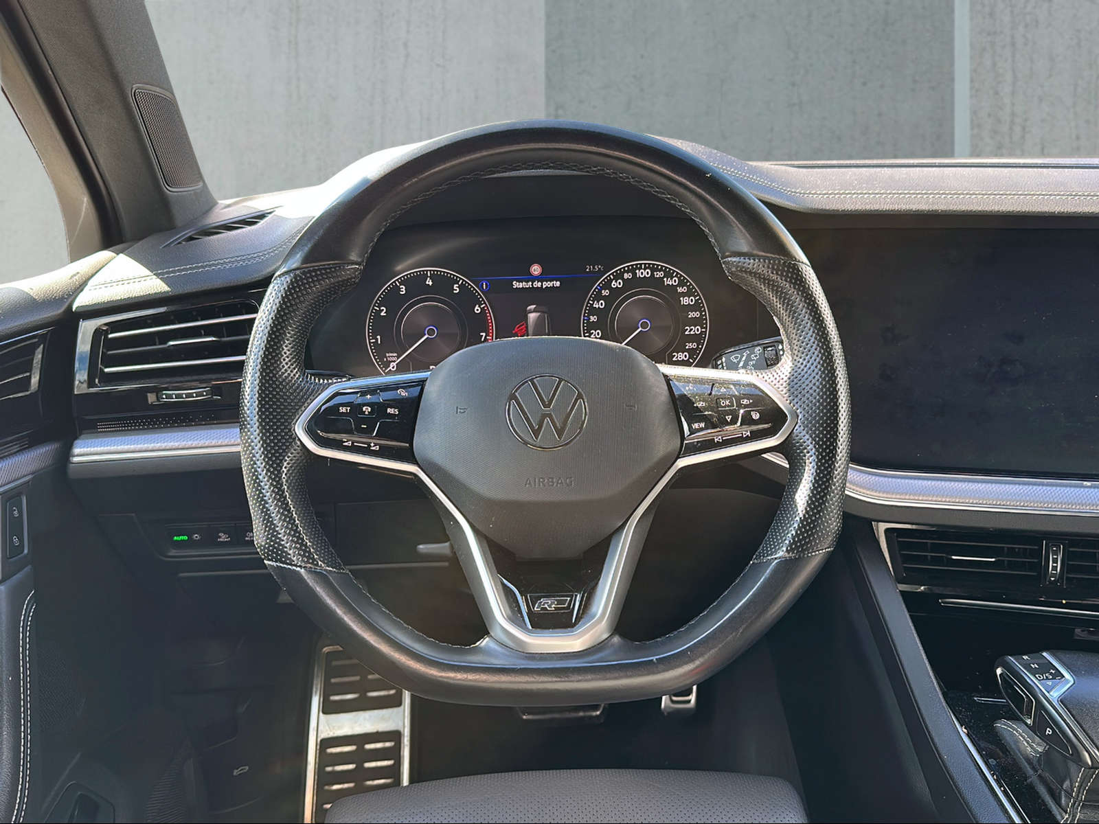 VW Touareg 3.0 TSI R-Line Tiptronic-image-7