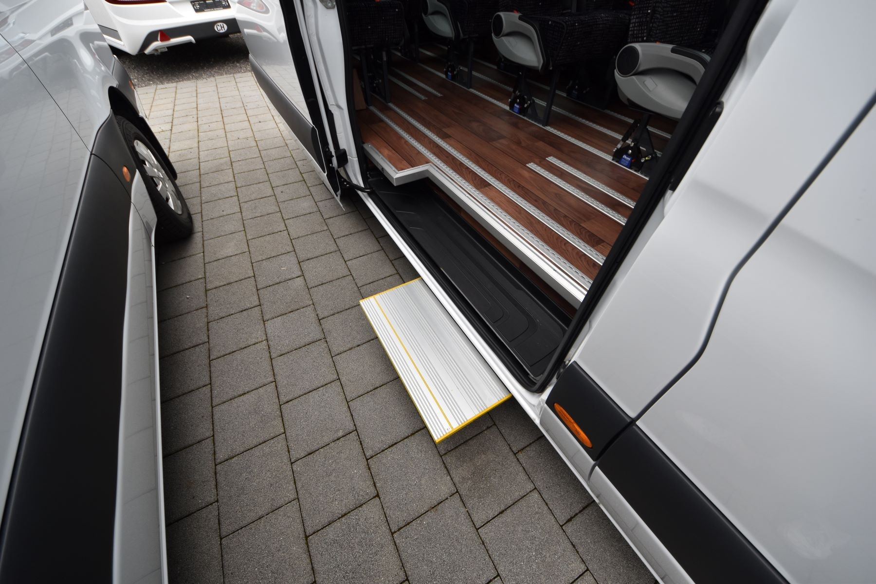MERCEDES-BENZ 317 CDI Schulbus (A12)-image-4