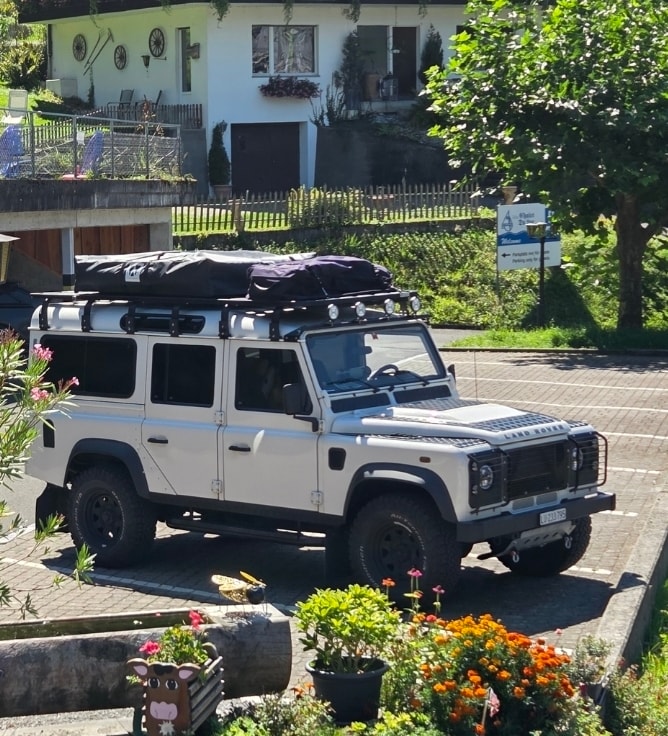LAND ROVER Defender 110 SW 2.4Tdc-image-4