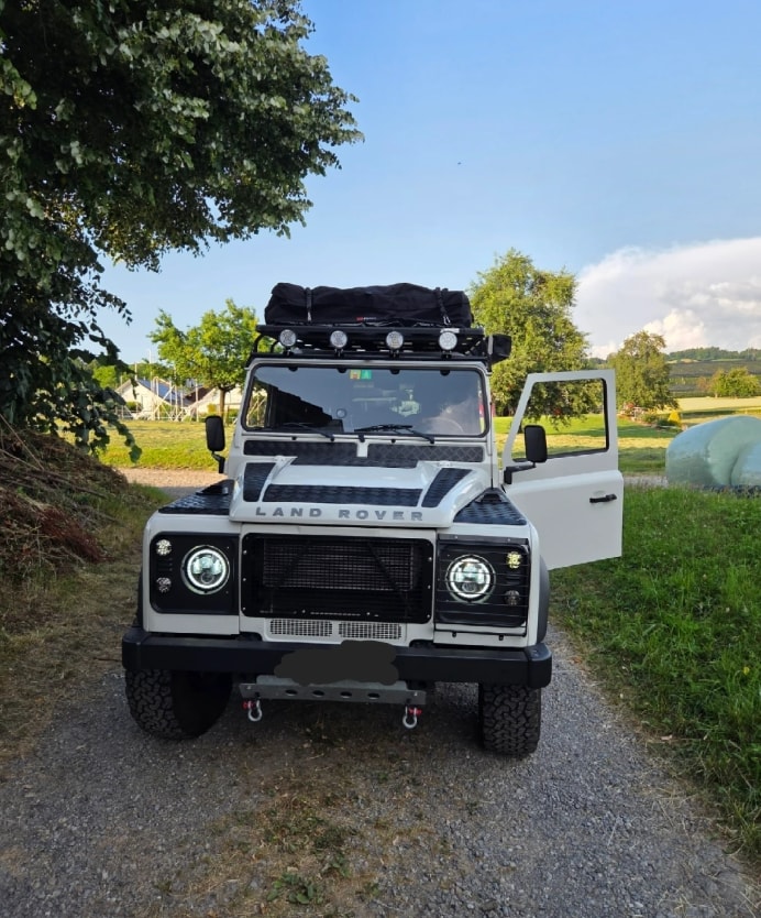 LAND ROVER Defender 110 SW 2.4Tdc-image-1