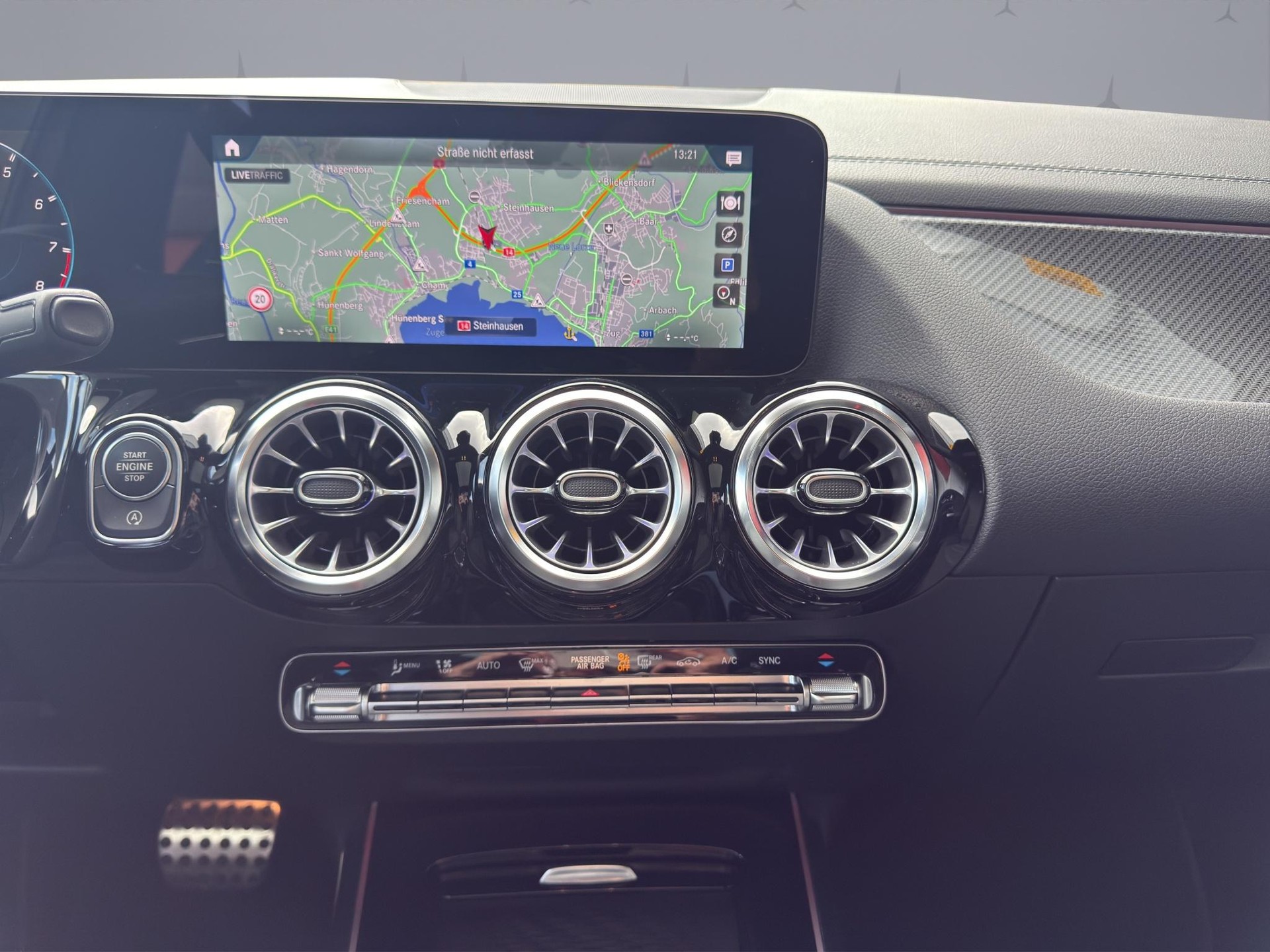 MERCEDES-BENZ GLA 45 S AMG 4matic+-image-14