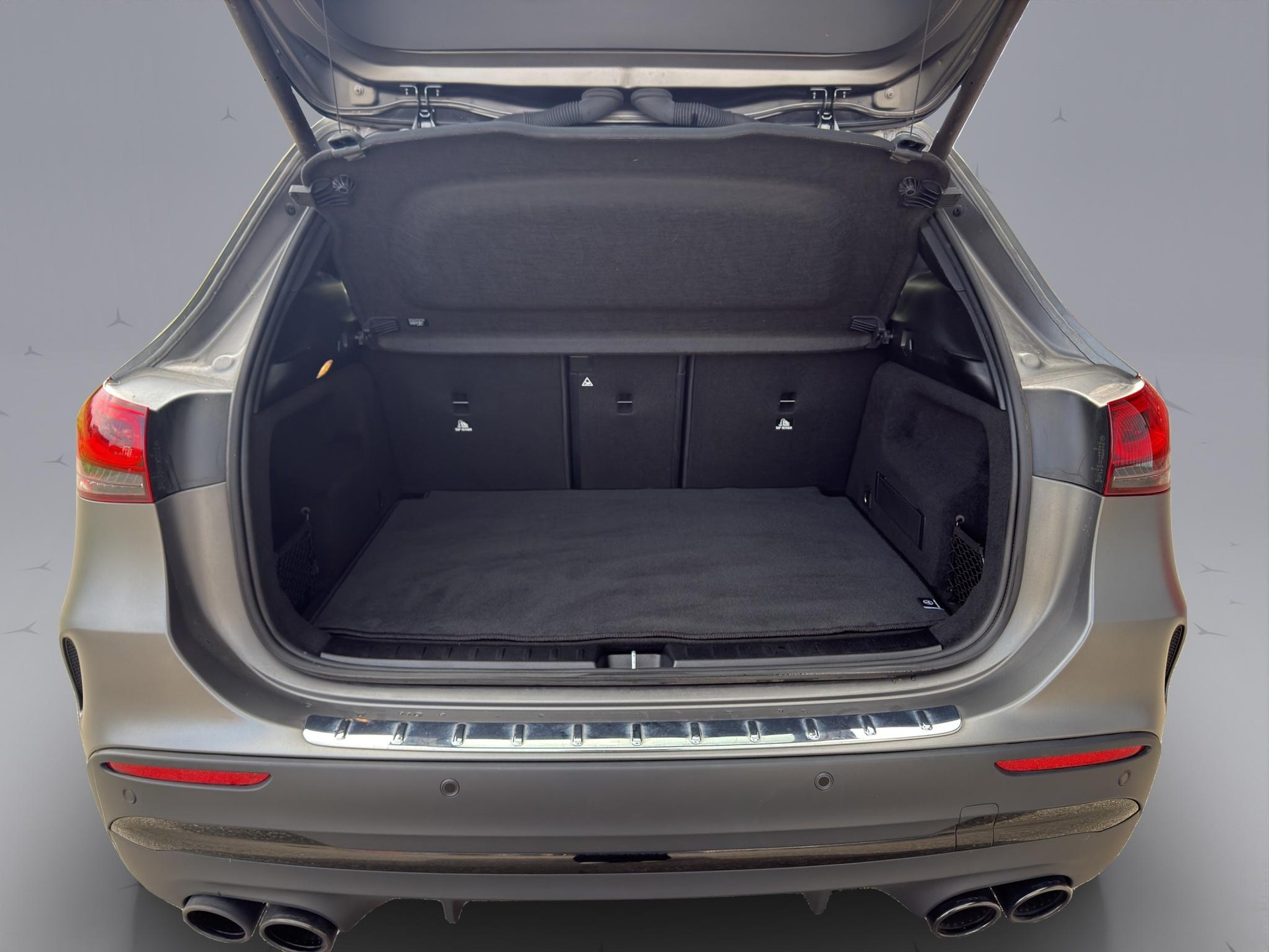MERCEDES-BENZ GLA 45 S AMG 4matic+-image-17