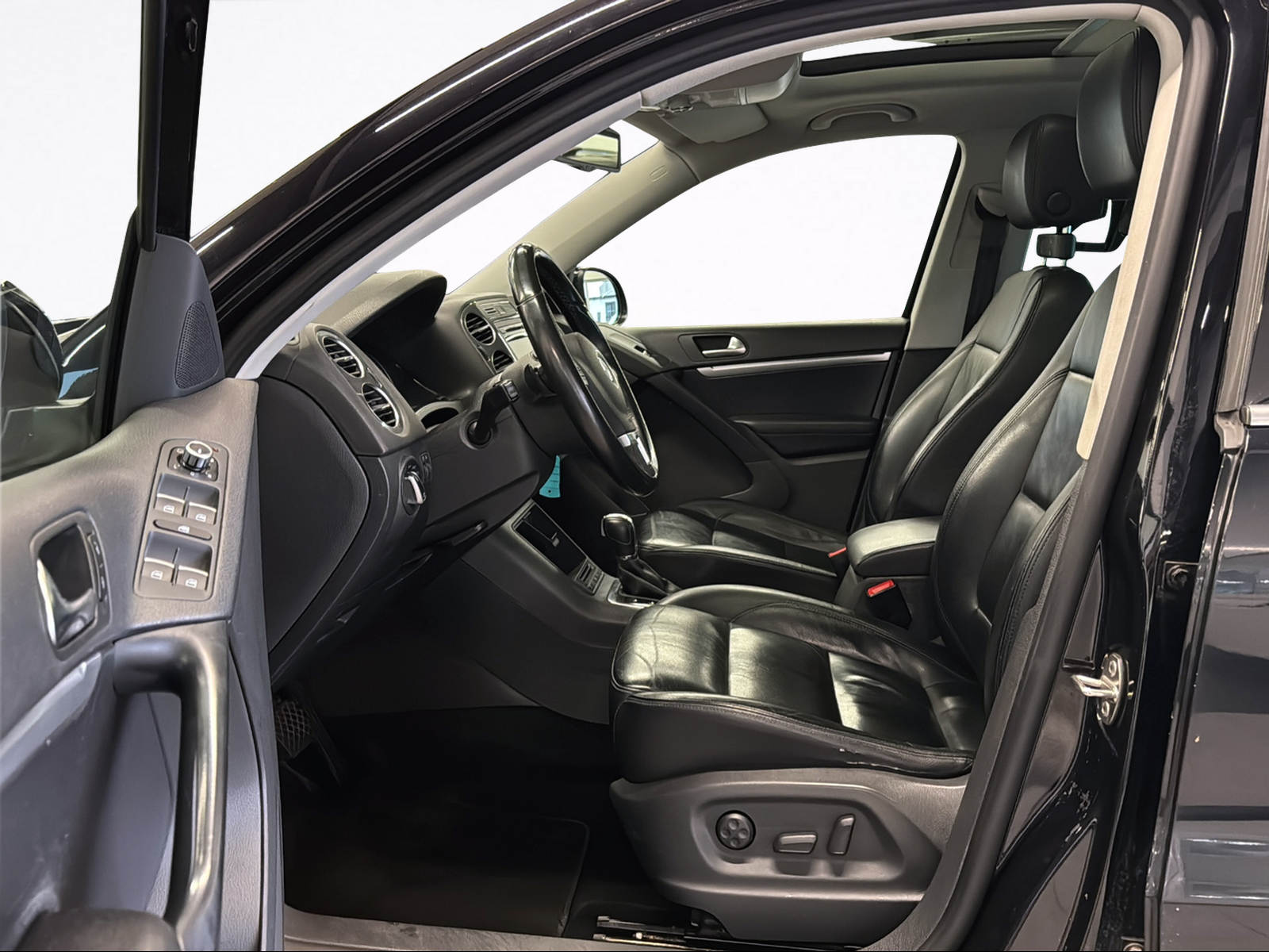 VW Tiguan 2.0 TSI Sport&Style 4Motion DSG-image-10