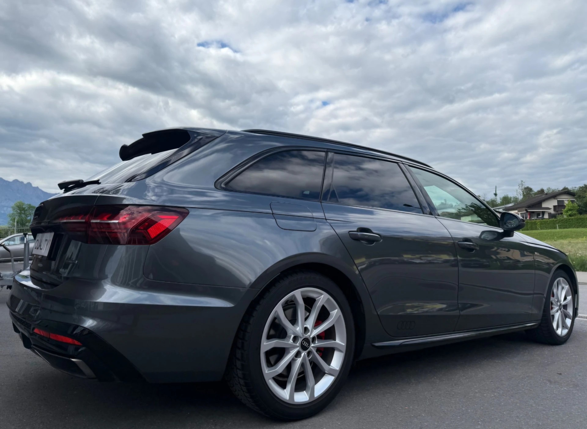 AUDI 40 TFSI S line competition S-tronic quattro-image-4