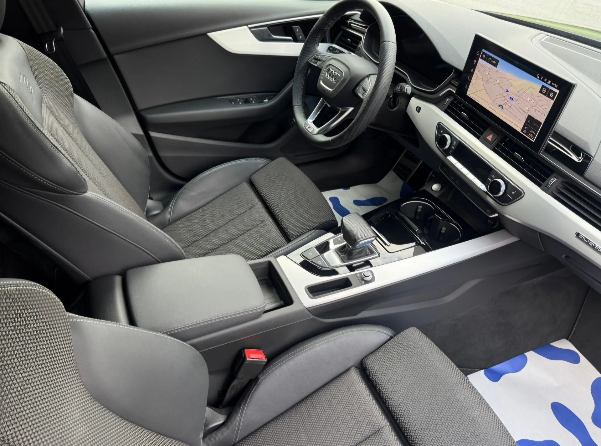 AUDI 40 TFSI S line competition S-tronic quattro-image-9