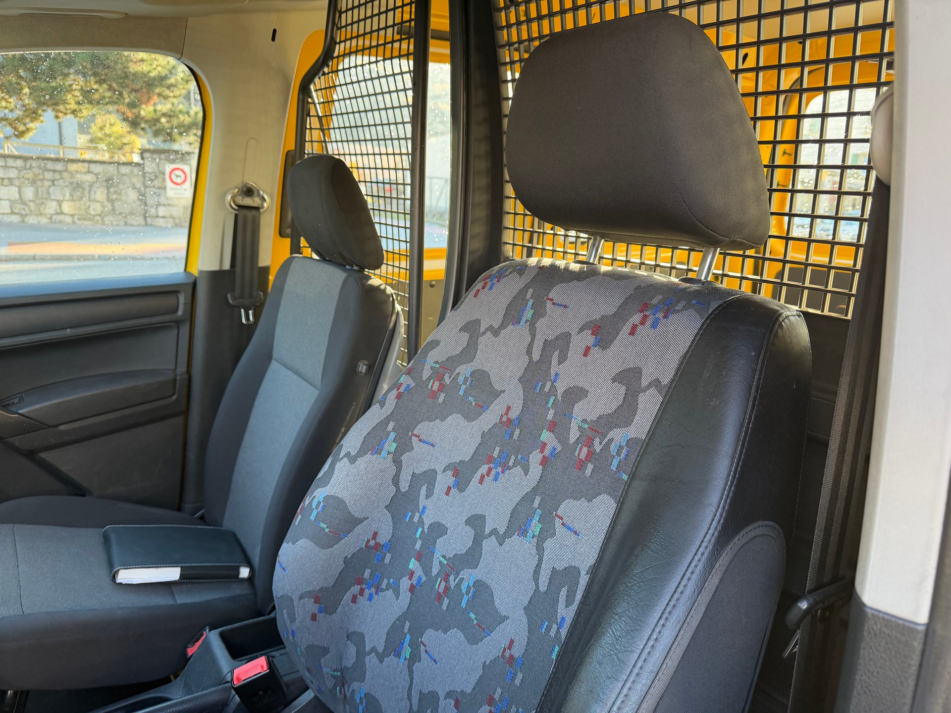 VW Caddy 2.0TDI 4Motion BlueMotion Technology-image-17