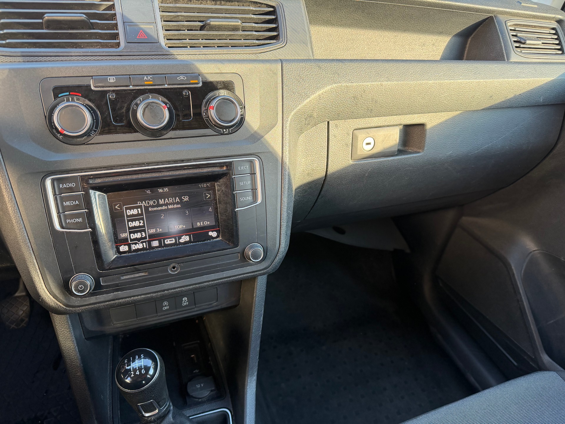 VW Caddy 2.0TDI 4Motion BlueMotion Technology-image-19