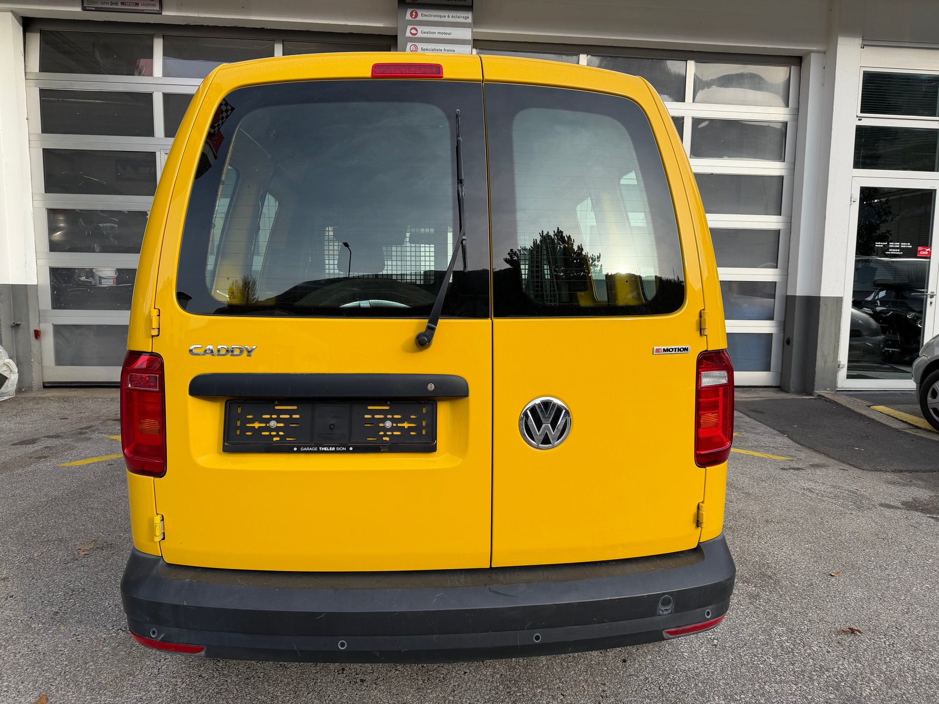 VW Caddy 2.0TDI 4Motion BlueMotion Technology-image-5
