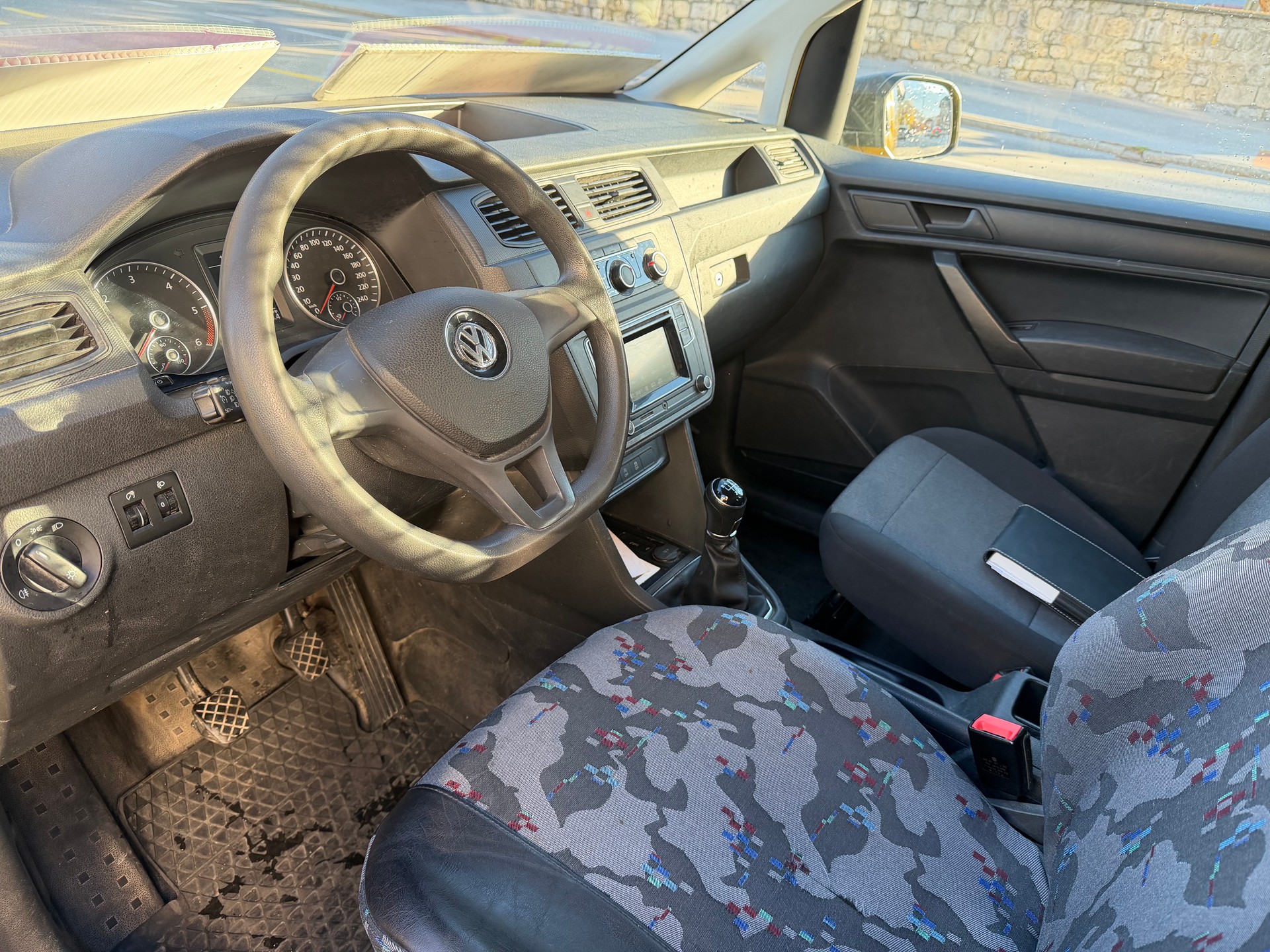 VW Caddy 2.0TDI 4Motion BlueMotion Technology-image-11