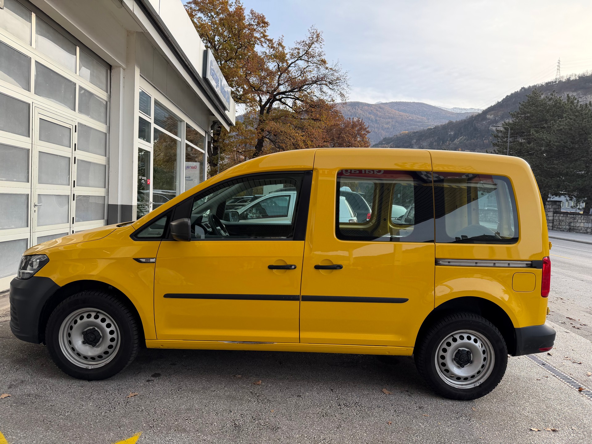 VW Caddy 2.0TDI 4Motion BlueMotion Technology-image-4