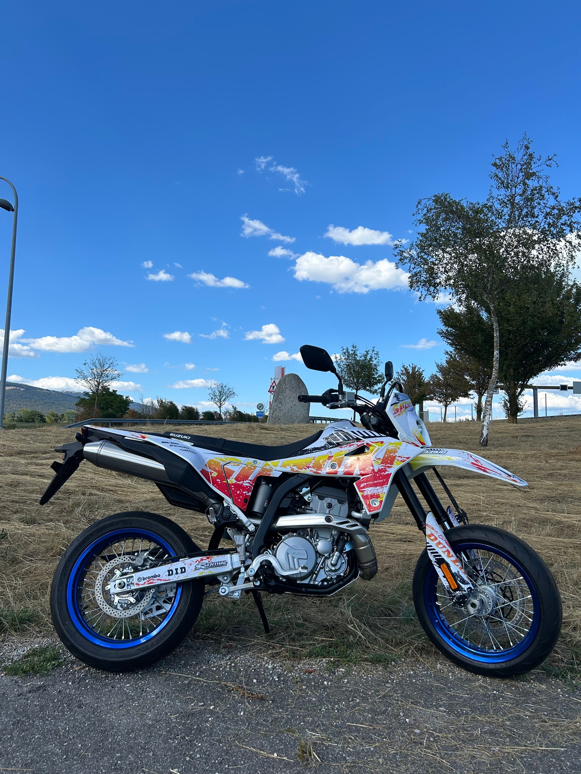 SUZUKI DR-Z 400-image-1