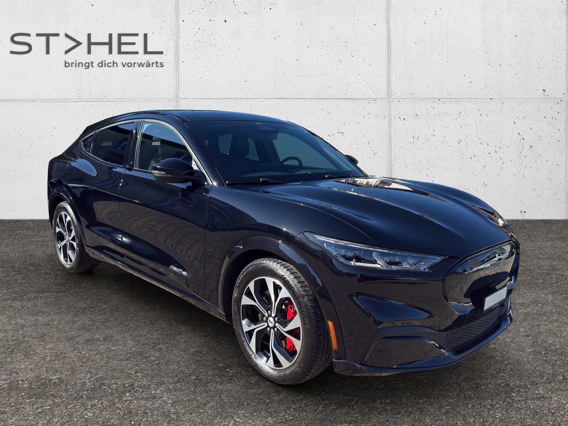 FORD Mustang Mach-E Extended AWD-image-2