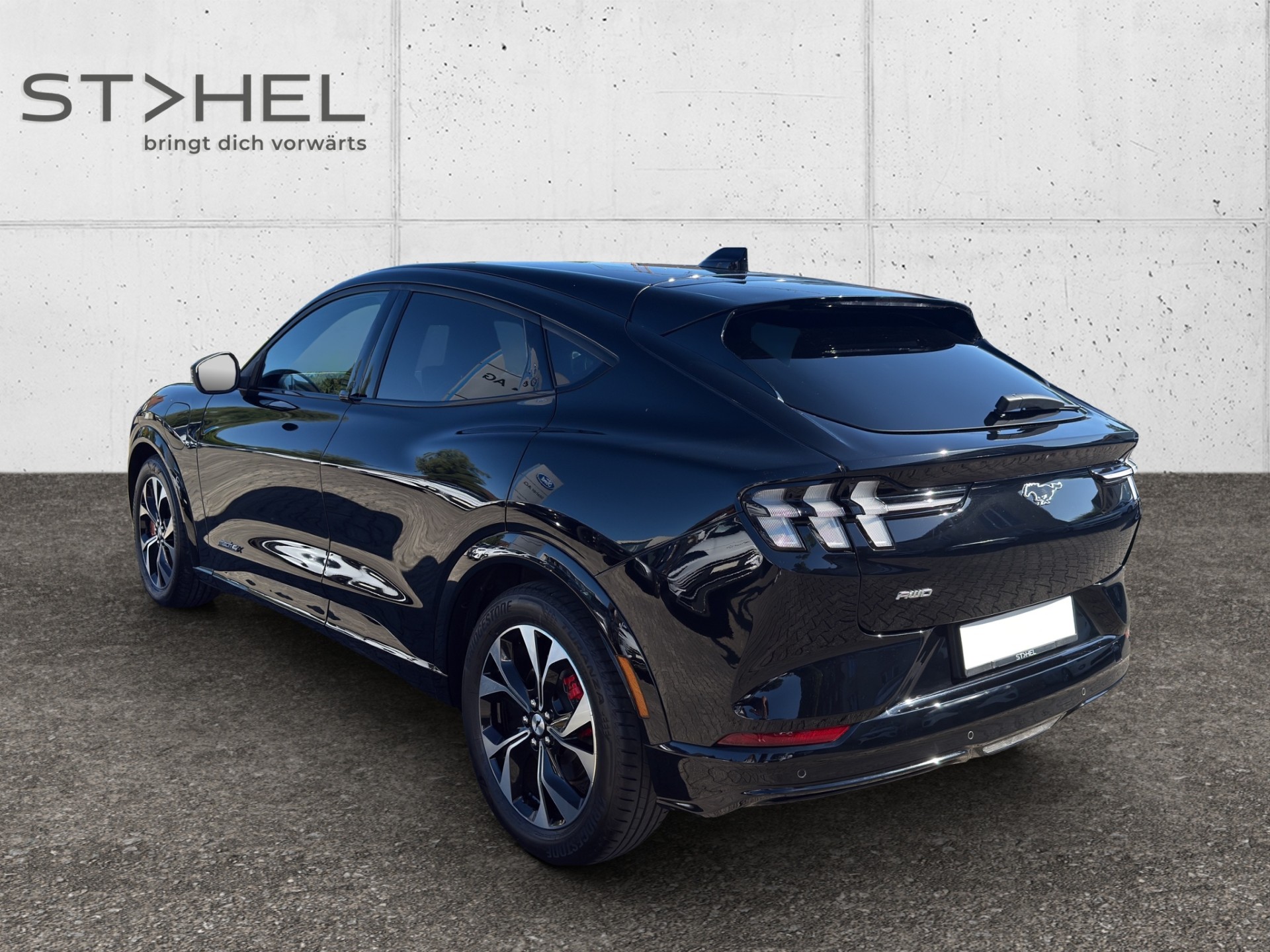 FORD Mustang Mach-E Extended AWD-image-6