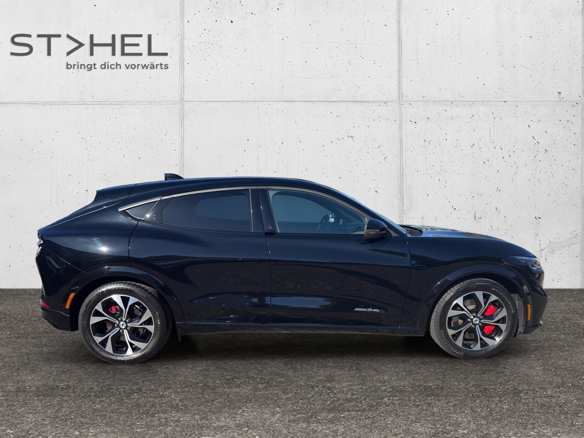 FORD Mustang Mach-E Extended AWD-image-3