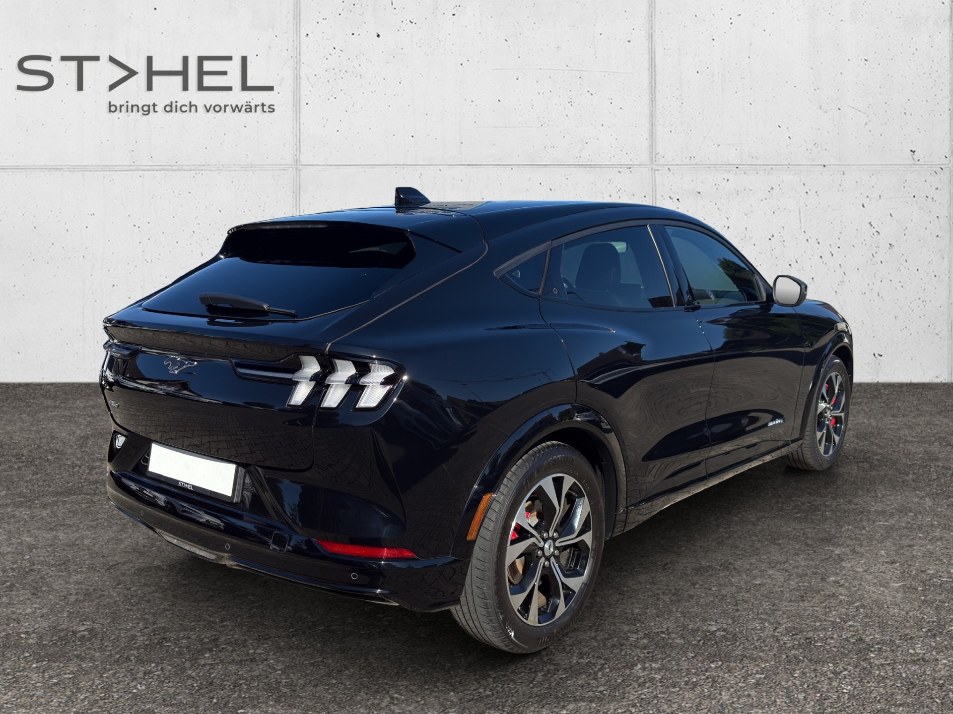 FORD Mustang Mach-E Extended AWD-image-4