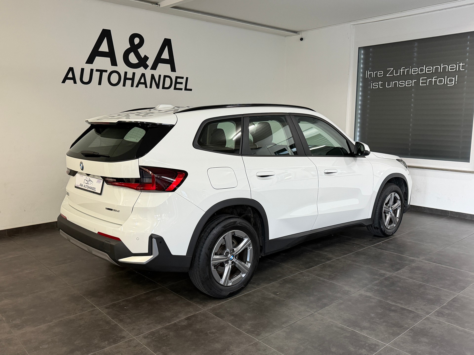 BMW X1 sDrive 18d-image-2