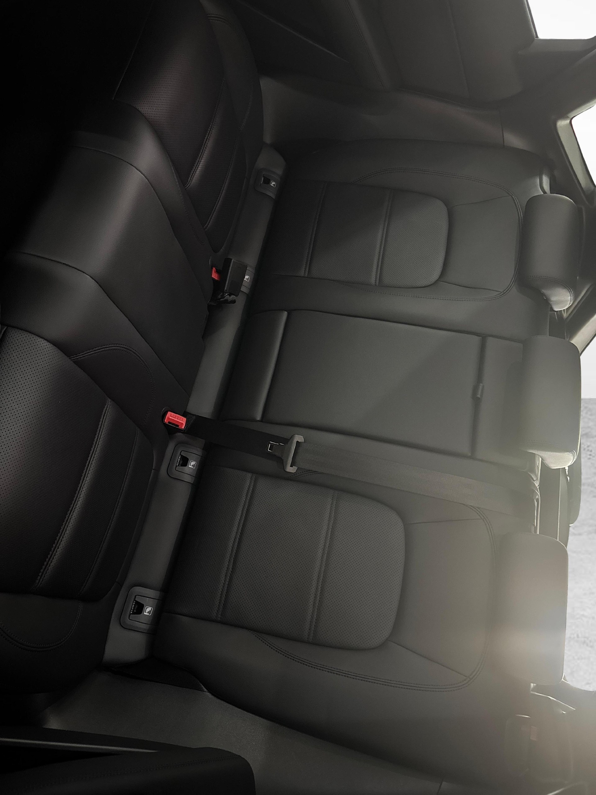 JAGUAR E-Pace 2.0 D I4 165 SE AWD-image-11