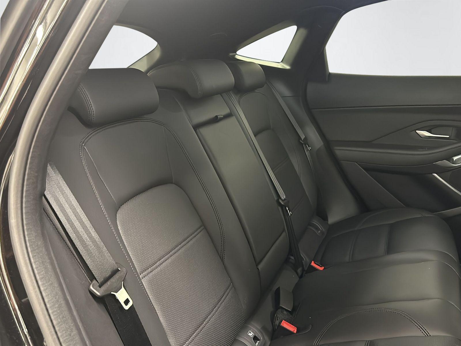 JAGUAR E-Pace 2.0 D I4 165 SE AWD-image-27