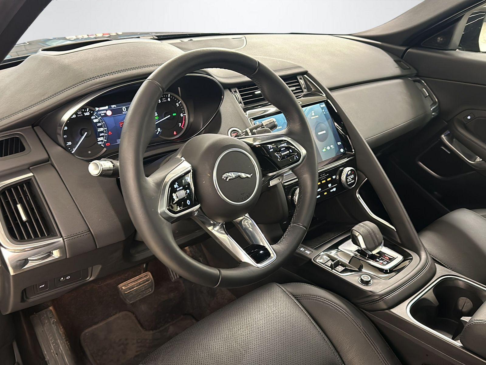 JAGUAR E-Pace 2.0 D I4 165 SE AWD-image-22