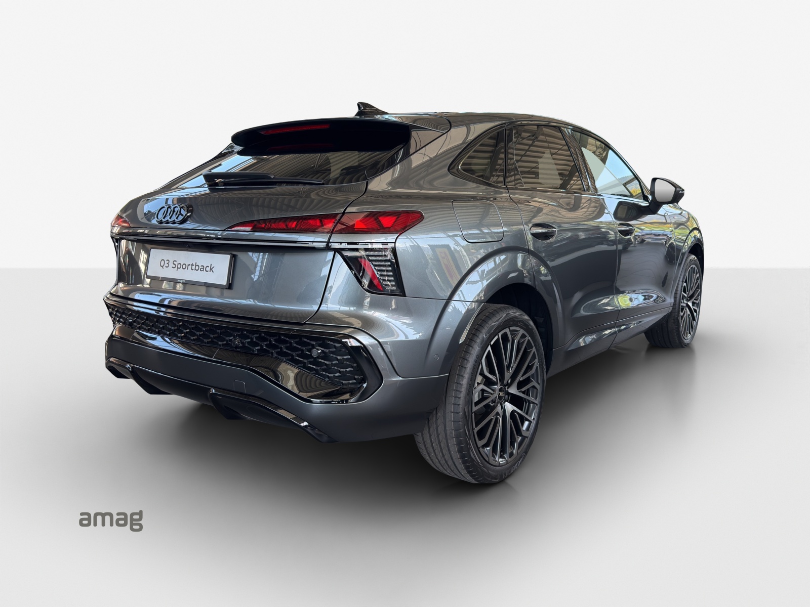 AUDI Q3 Sportback 110 kW TFSI S tronic-image-5
