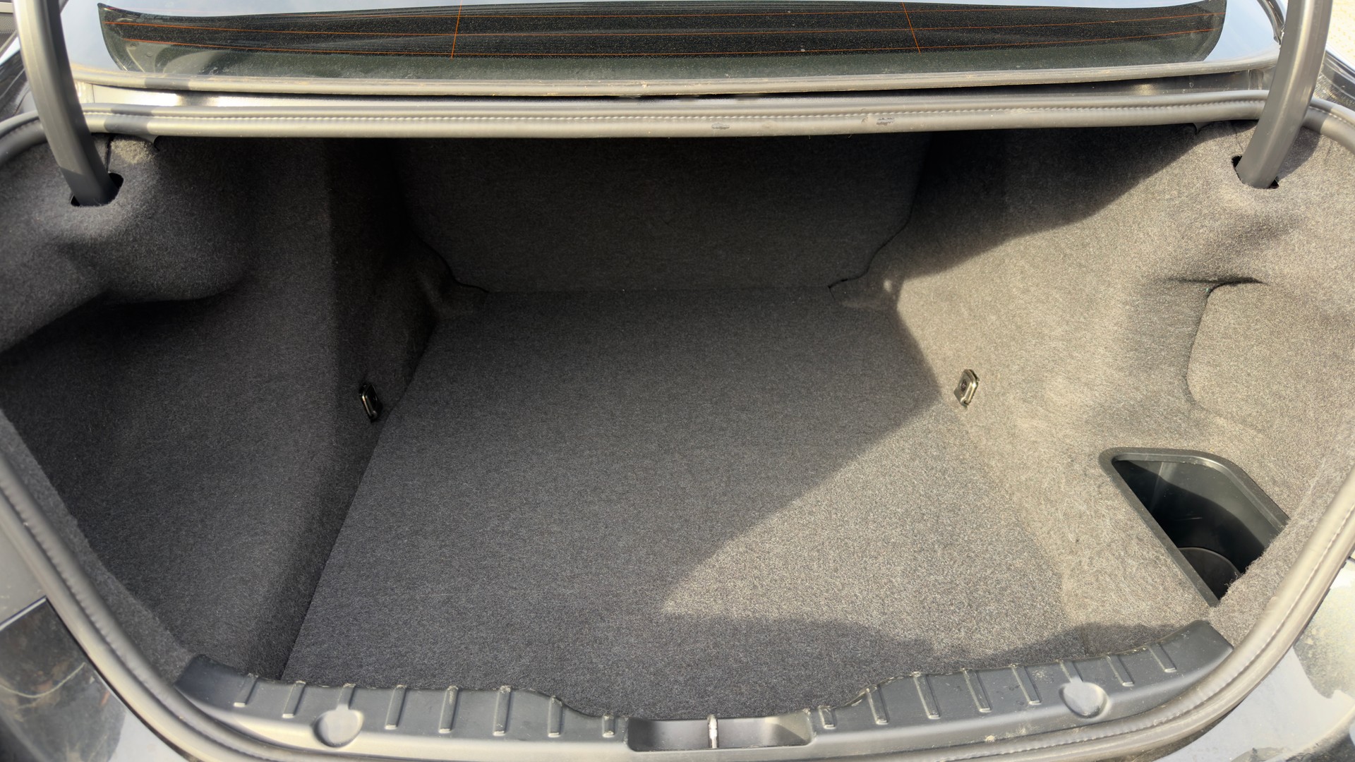 BMW 528i xDrive Steptronic-image-18
