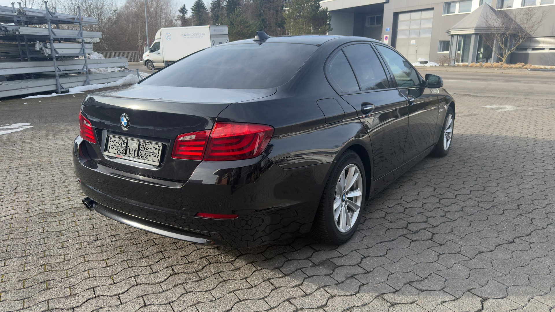 BMW 528i xDrive Steptronic-image-4