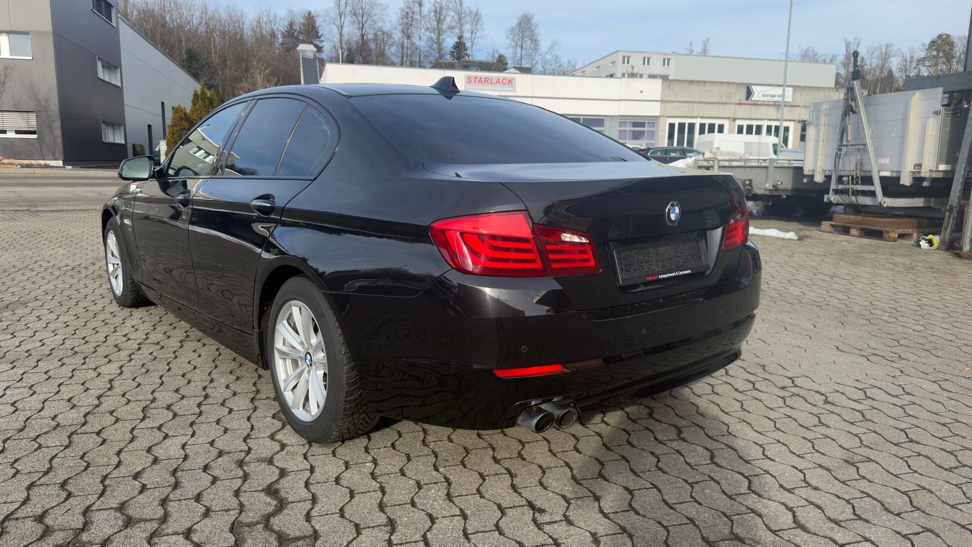 BMW 528i xDrive Steptronic-image-2