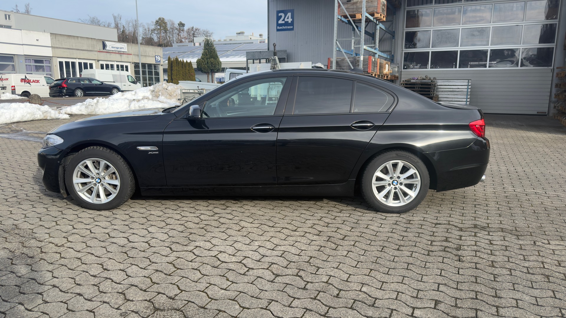 BMW 528i xDrive Steptronic-image-1