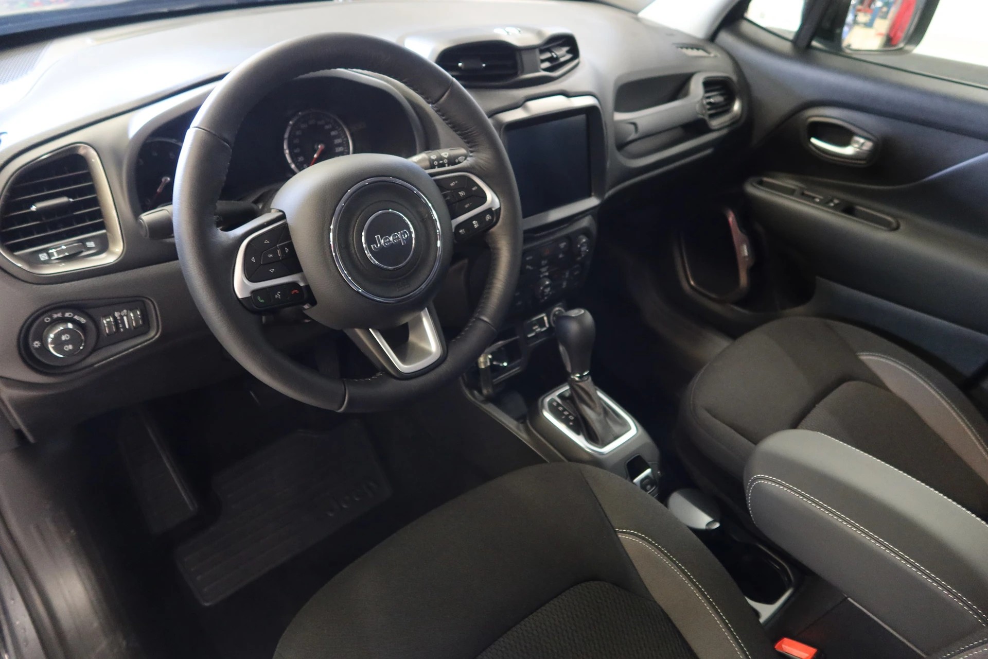 JEEP Renegade 1.5 MHEV Sw.Lim.-image-9